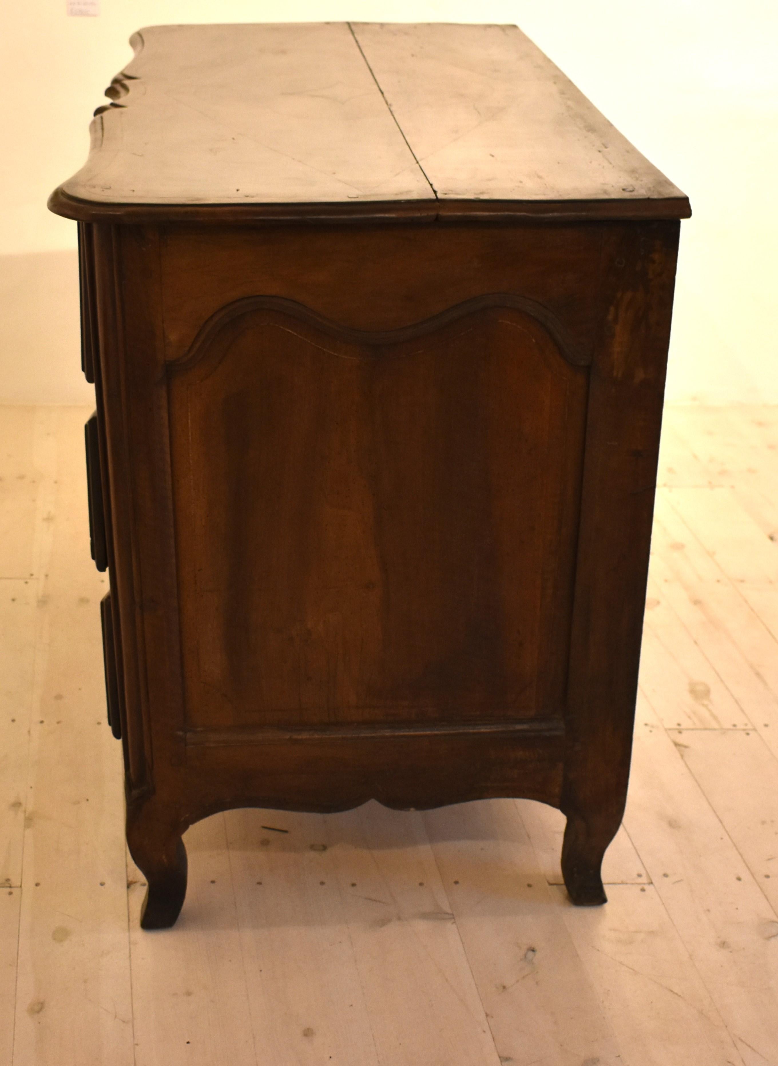18th century french provincial walnut commode  For Sale 1
