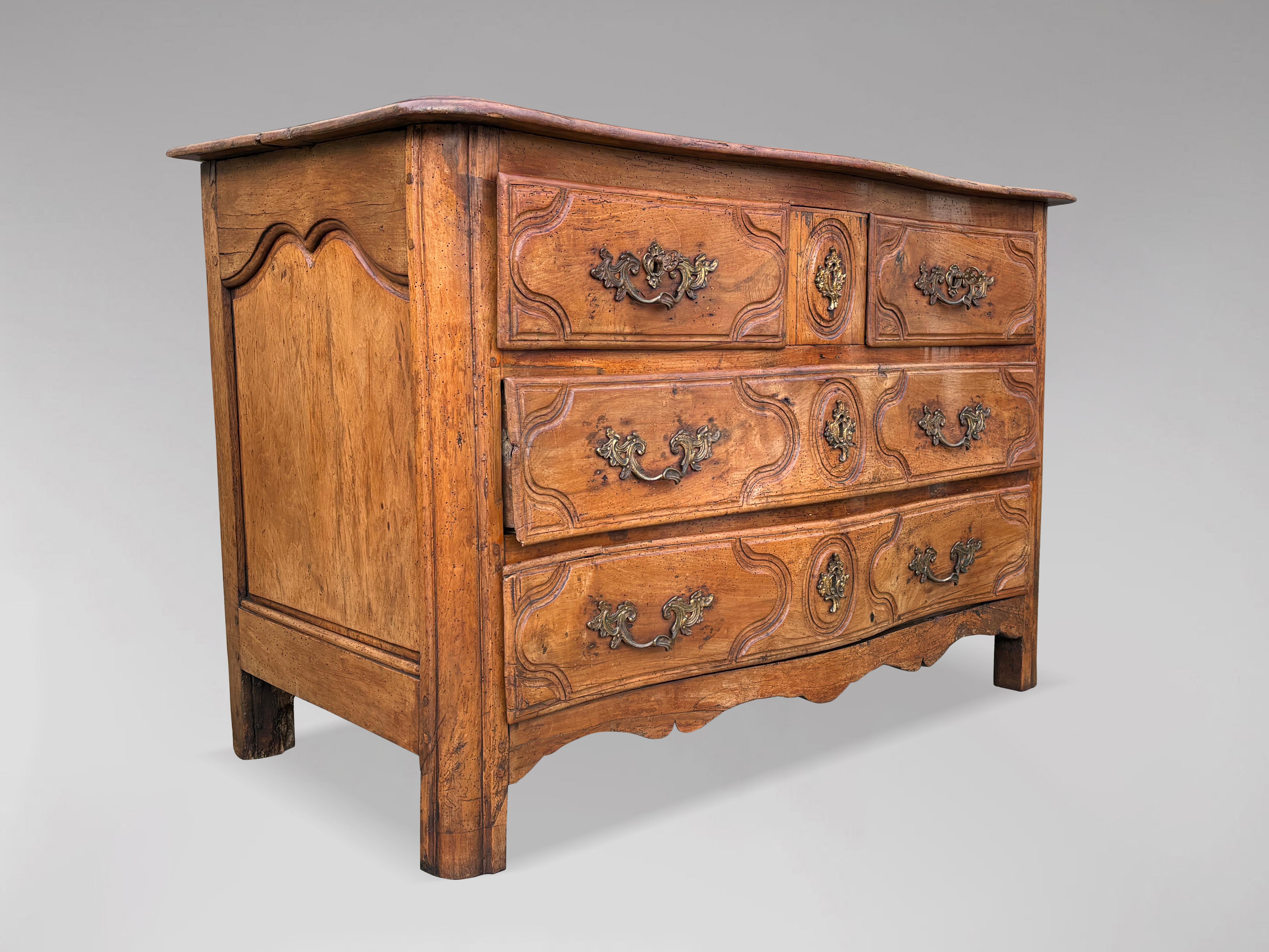 18th Century French Provincial Walnut Commode For Sale 4