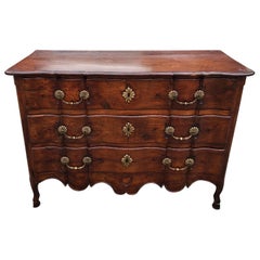 commode provinciale française du 18ème siècle en noyer