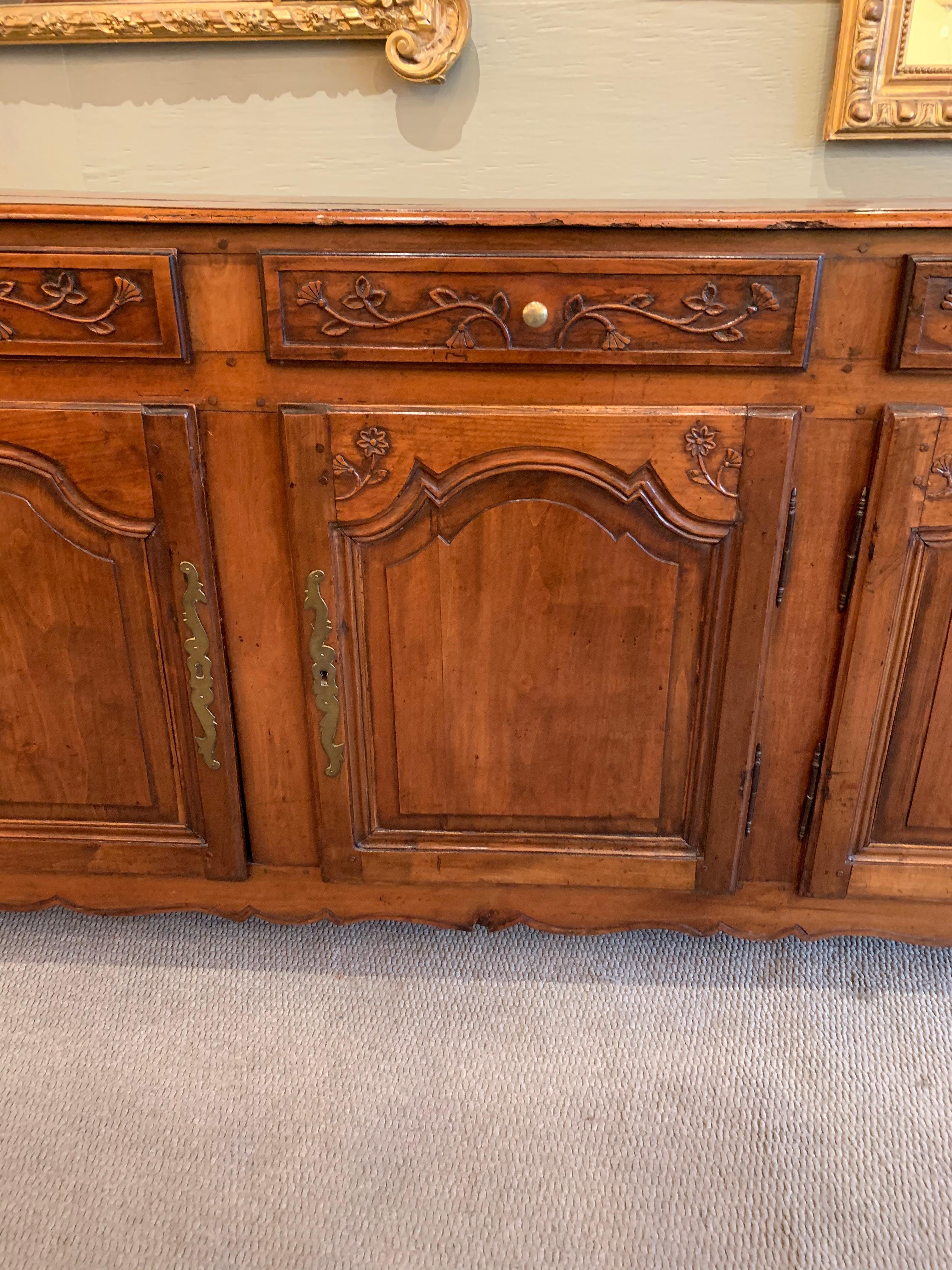18th Century French Provincial Walnut Enfilade In Good Condition For Sale In New Orleans, LA
