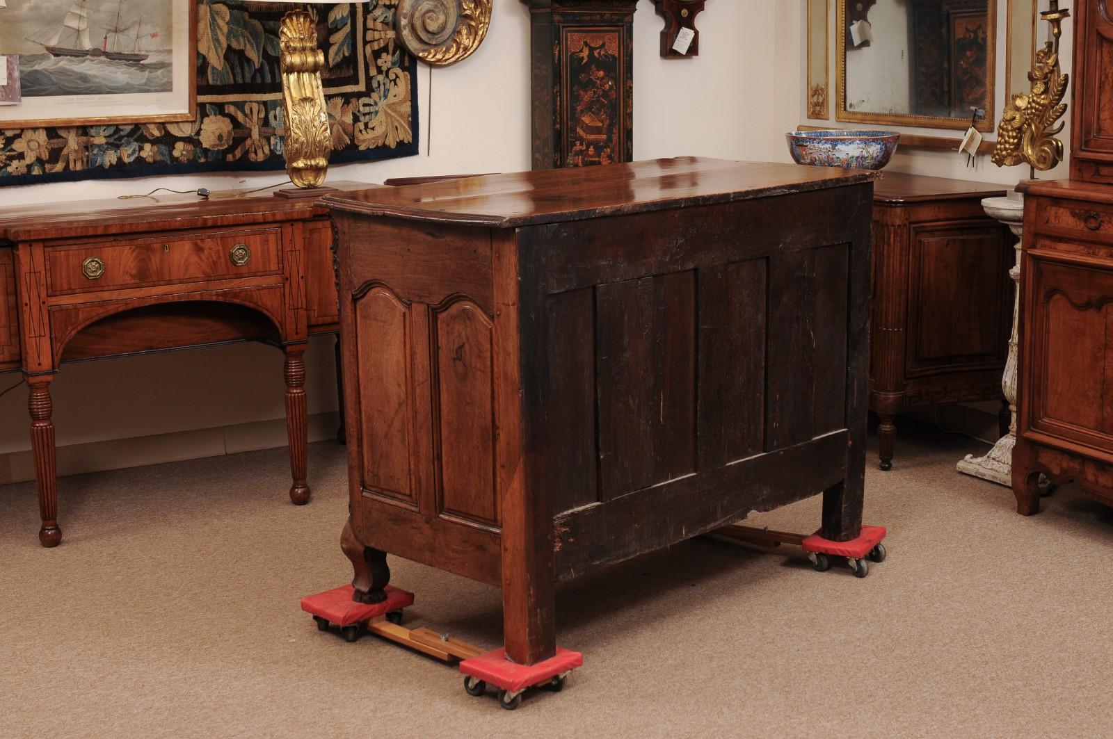 Französische Regence-Kommode aus Nussbaum, 18. Jahrhundert, Lyon im Angebot 5