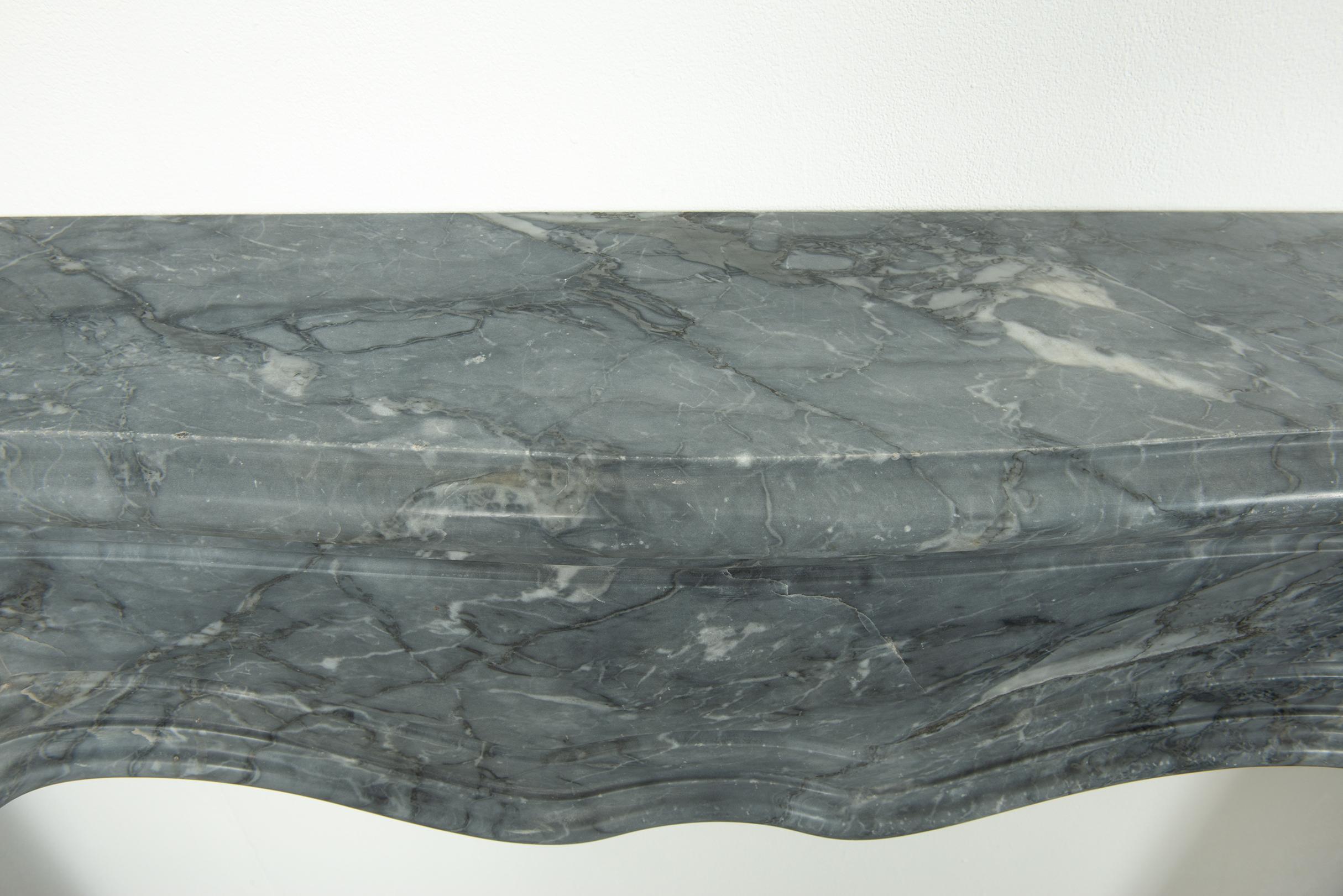 18th Century French Régence Fireplace Mantel in Grey Bardiglio Marble For Sale 9