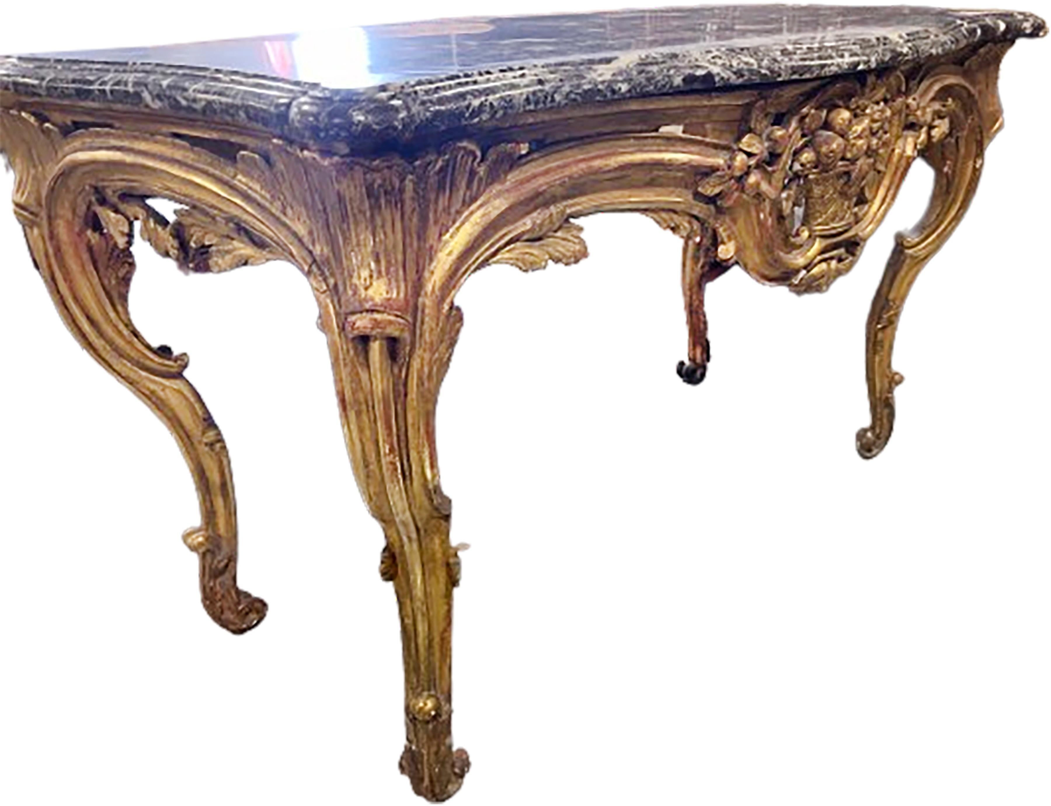 Regency Console Régence française du 18ème siècle en bois doré avec plateau en marbre en vente