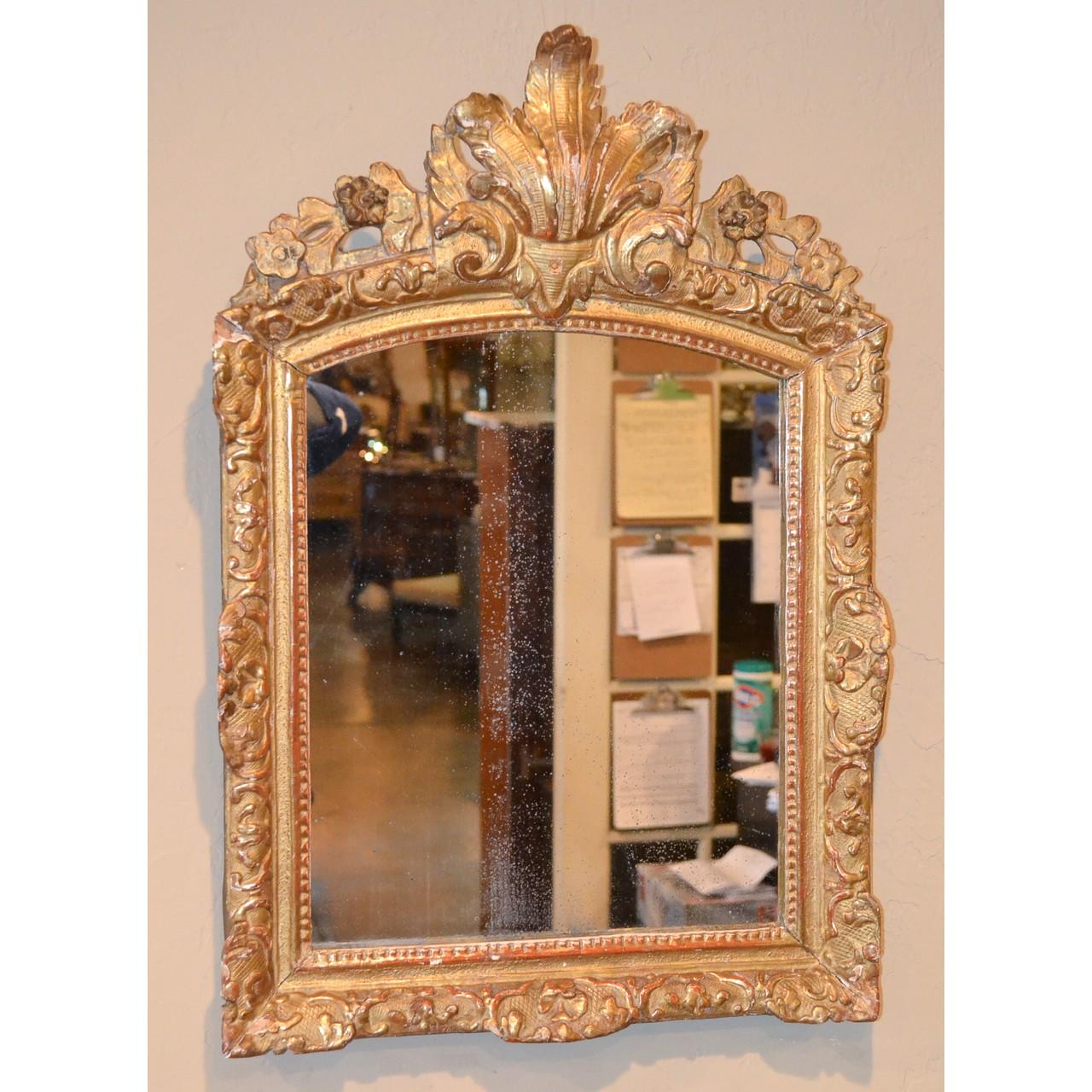 18th Century French Regence Giltwood Mirror In Good Condition In Dallas, TX