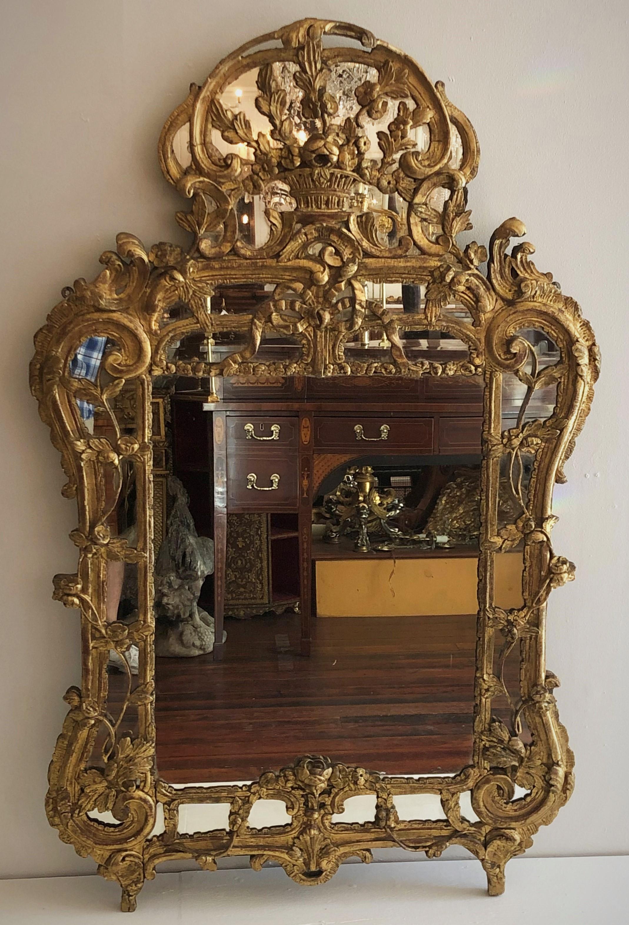18th Century French Régence Giltwood Mirror For Sale 2