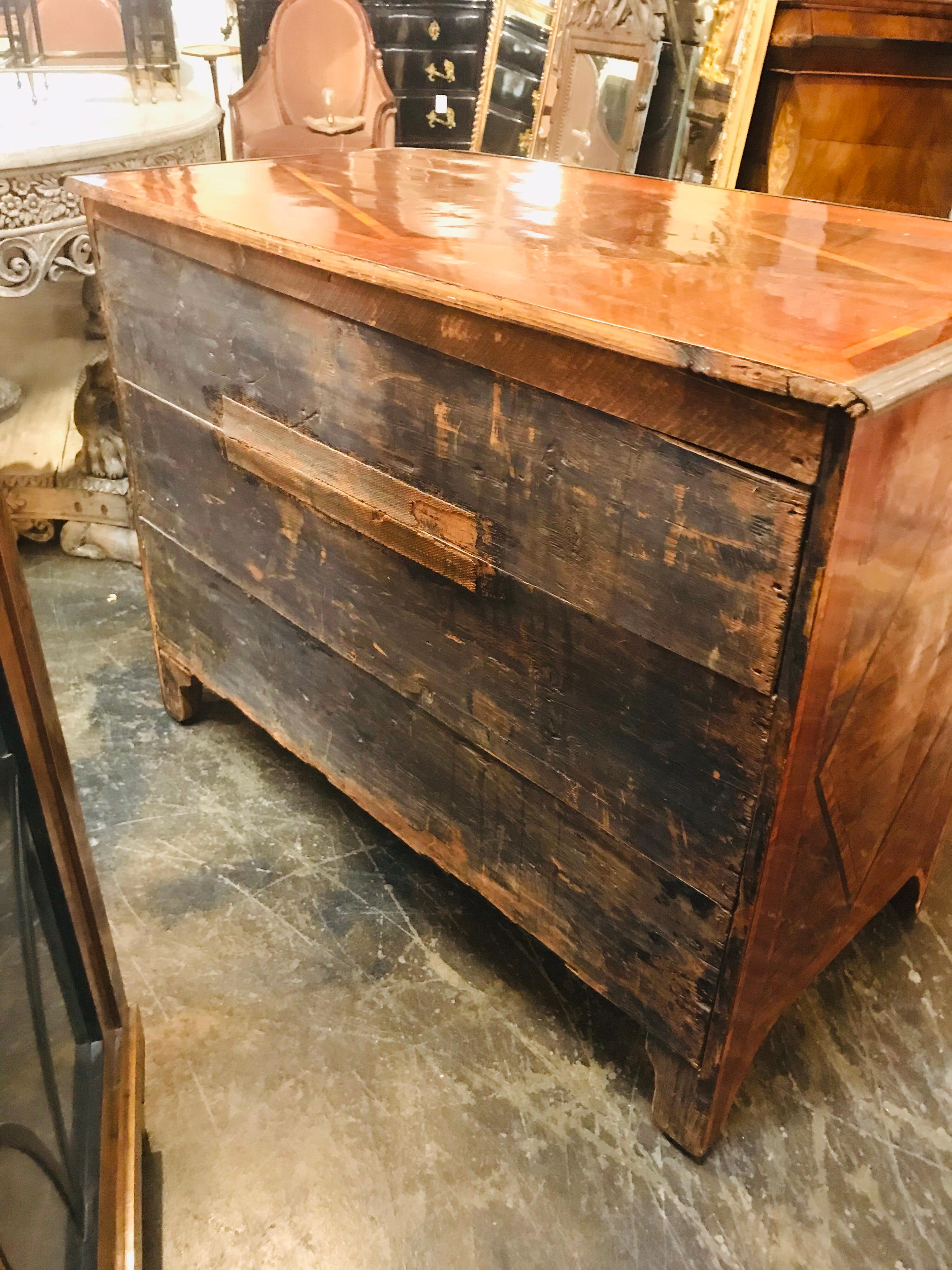 18th Century French Regence Inlaid Walnut Commode In Good Condition In Dallas, TX