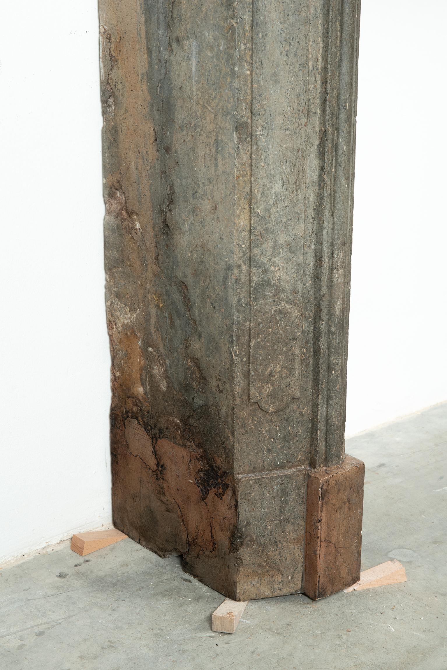 18th Century and Earlier 18th Century French Régence Style Fireplace For Sale