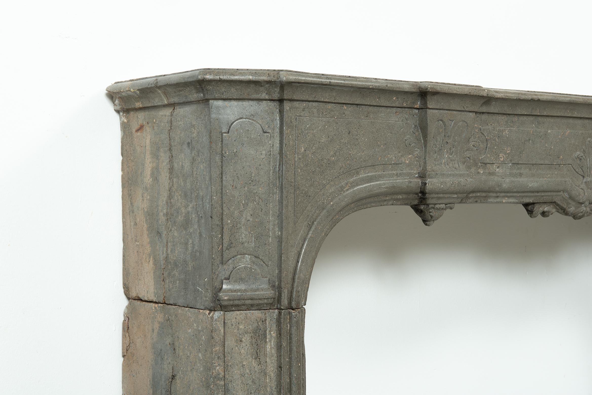 18th Century French Régence Style Fireplace For Sale 1
