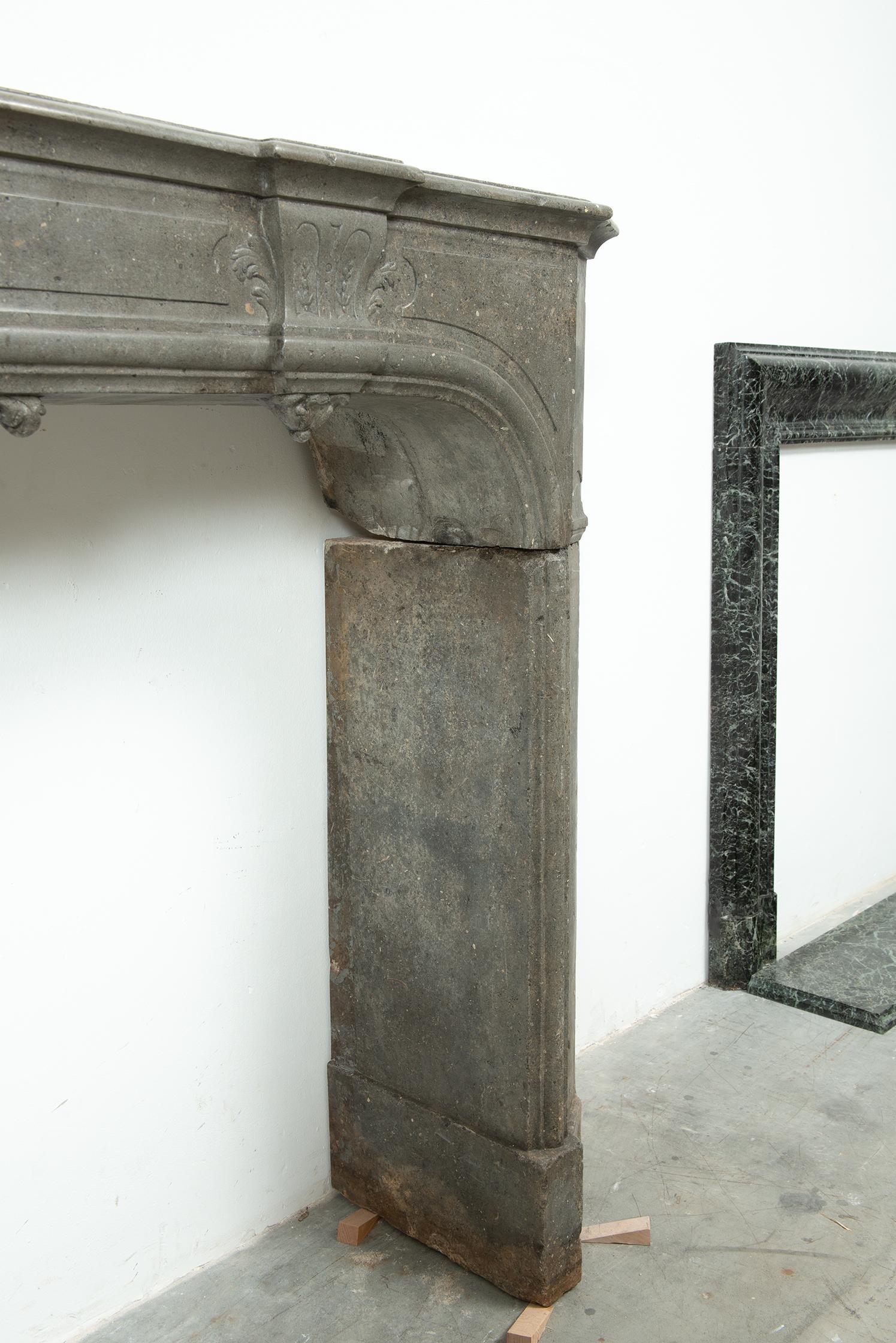 18th Century French Régence Style Fireplace For Sale 3