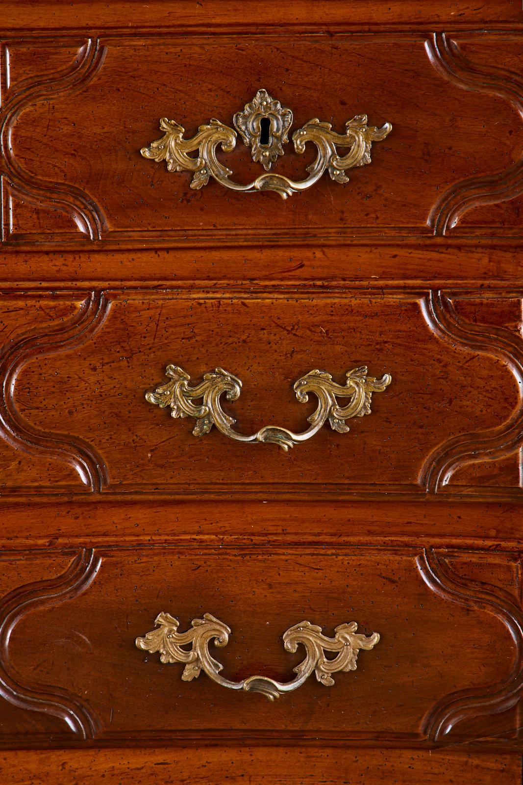 18th Century French Regence Walnut Commode or Chest 4