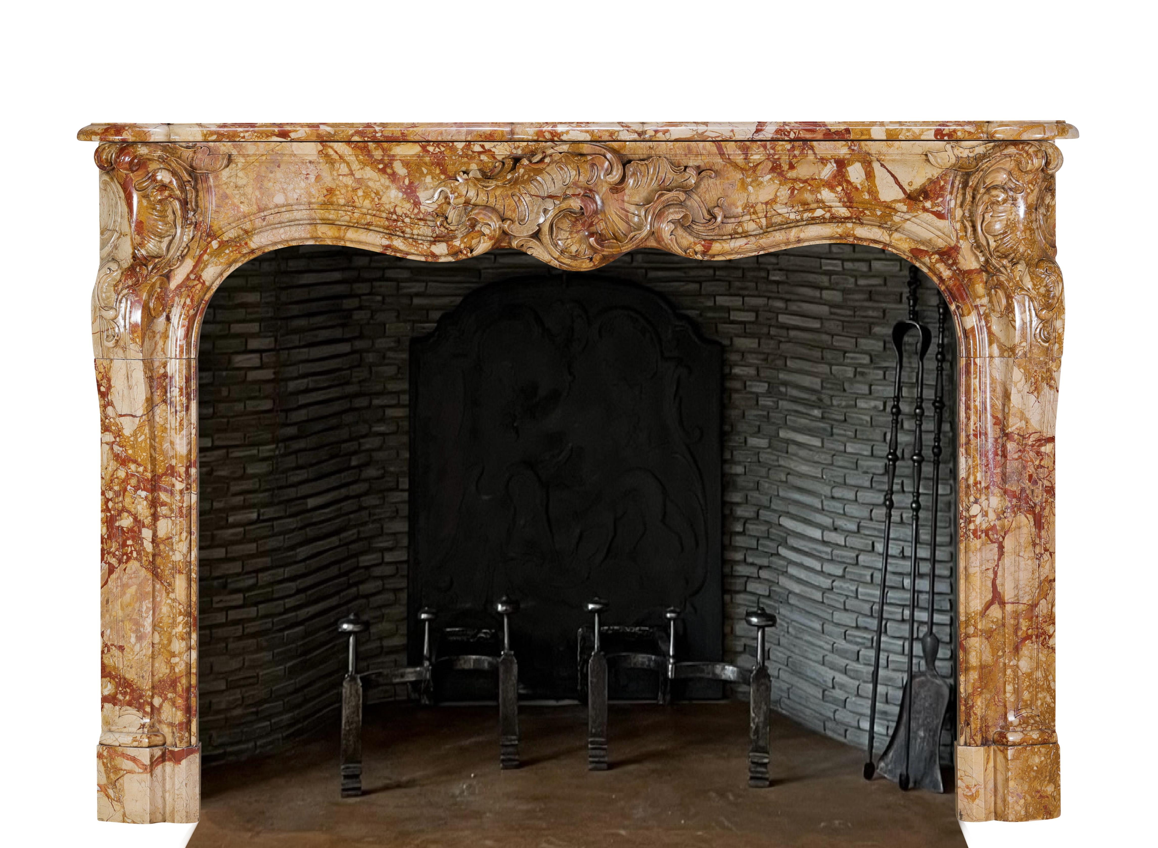 Chimenea French Rococo del Siglo XVIII en Mármol Real de Exclusive Design en venta 2