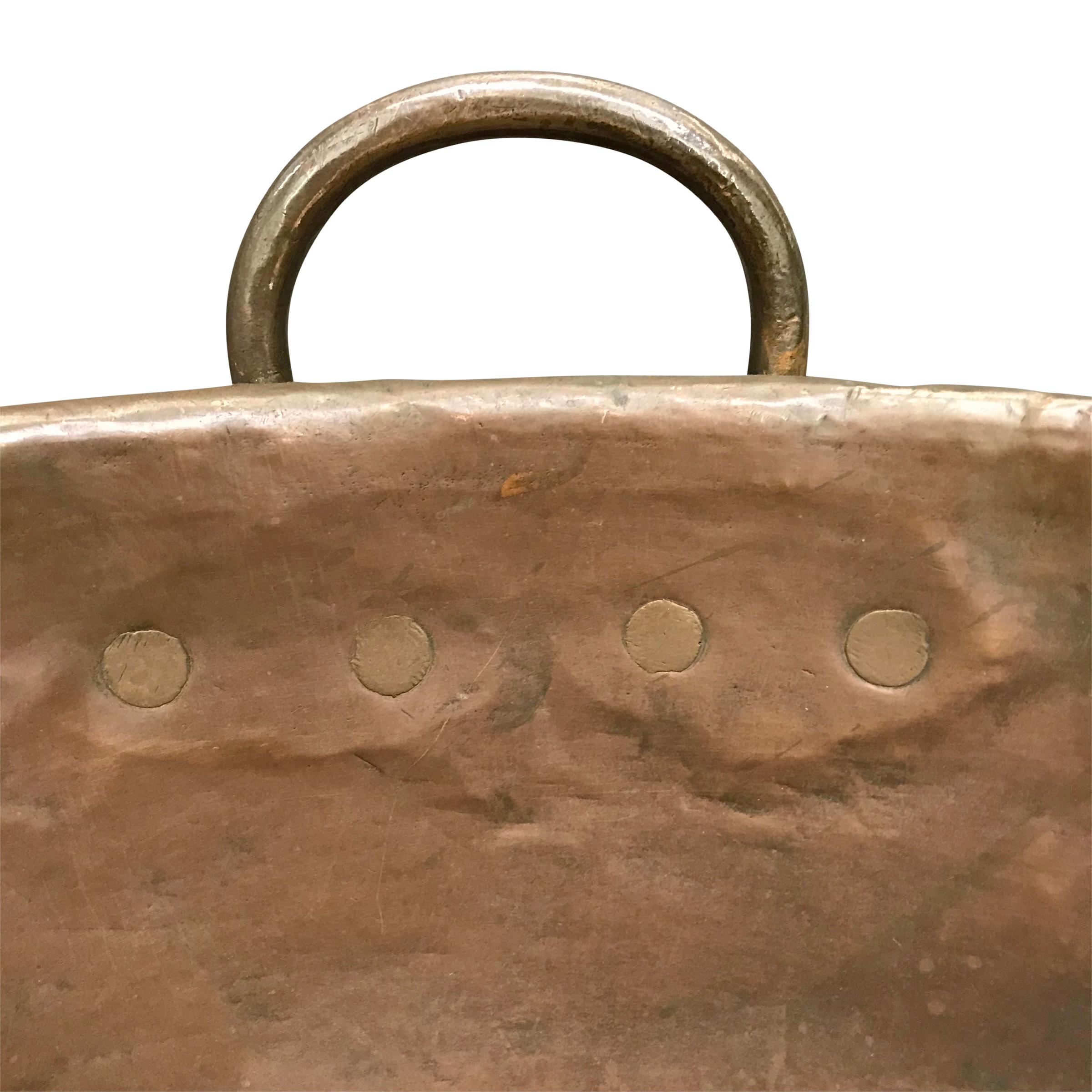 XVIIIe siècle et antérieur Pot de confectionneur français du 18ème siècle en cuivre riveté en vente