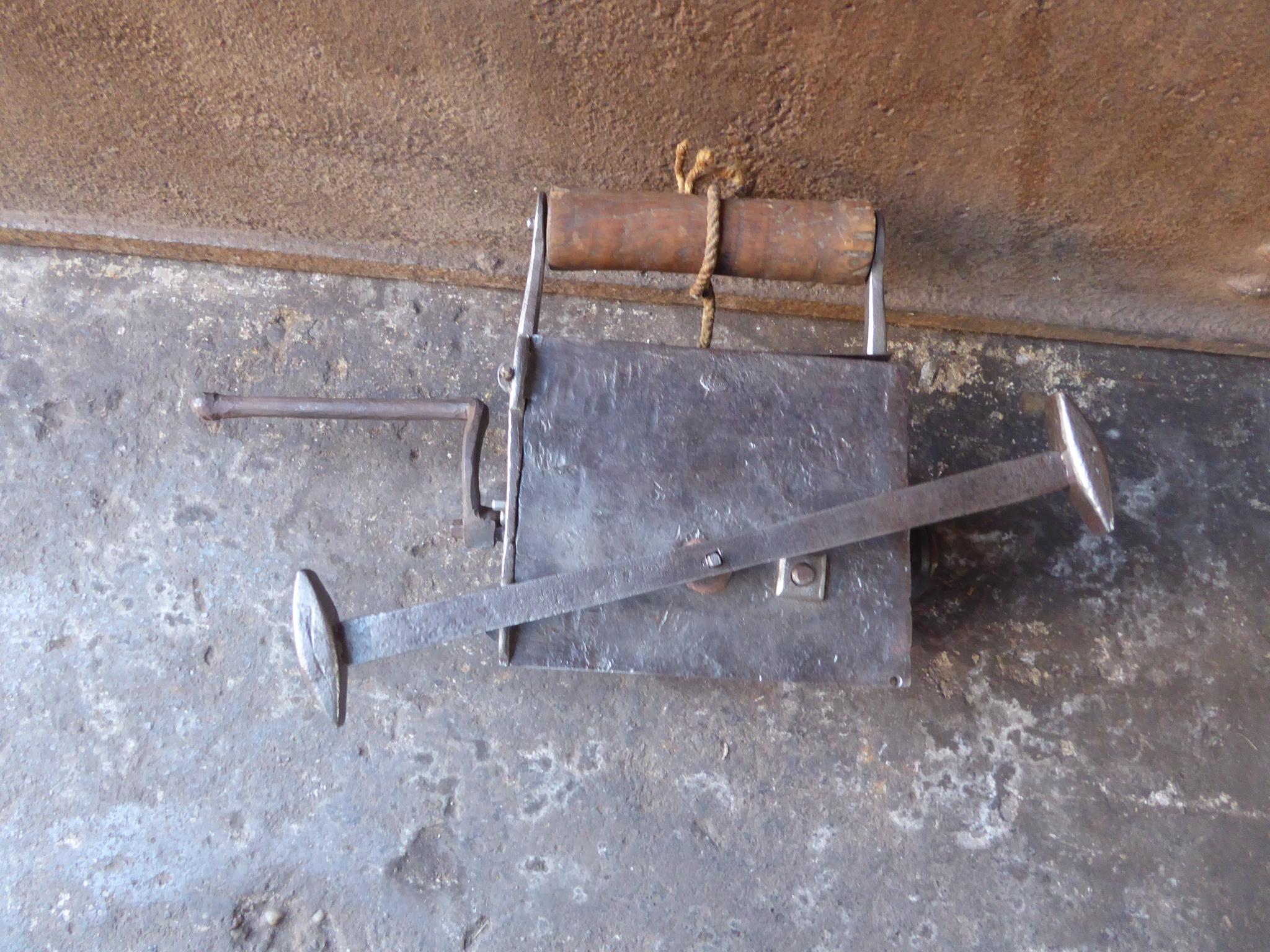 18th Century French Weight-Driven Roasting Spit Jack For Sale 1