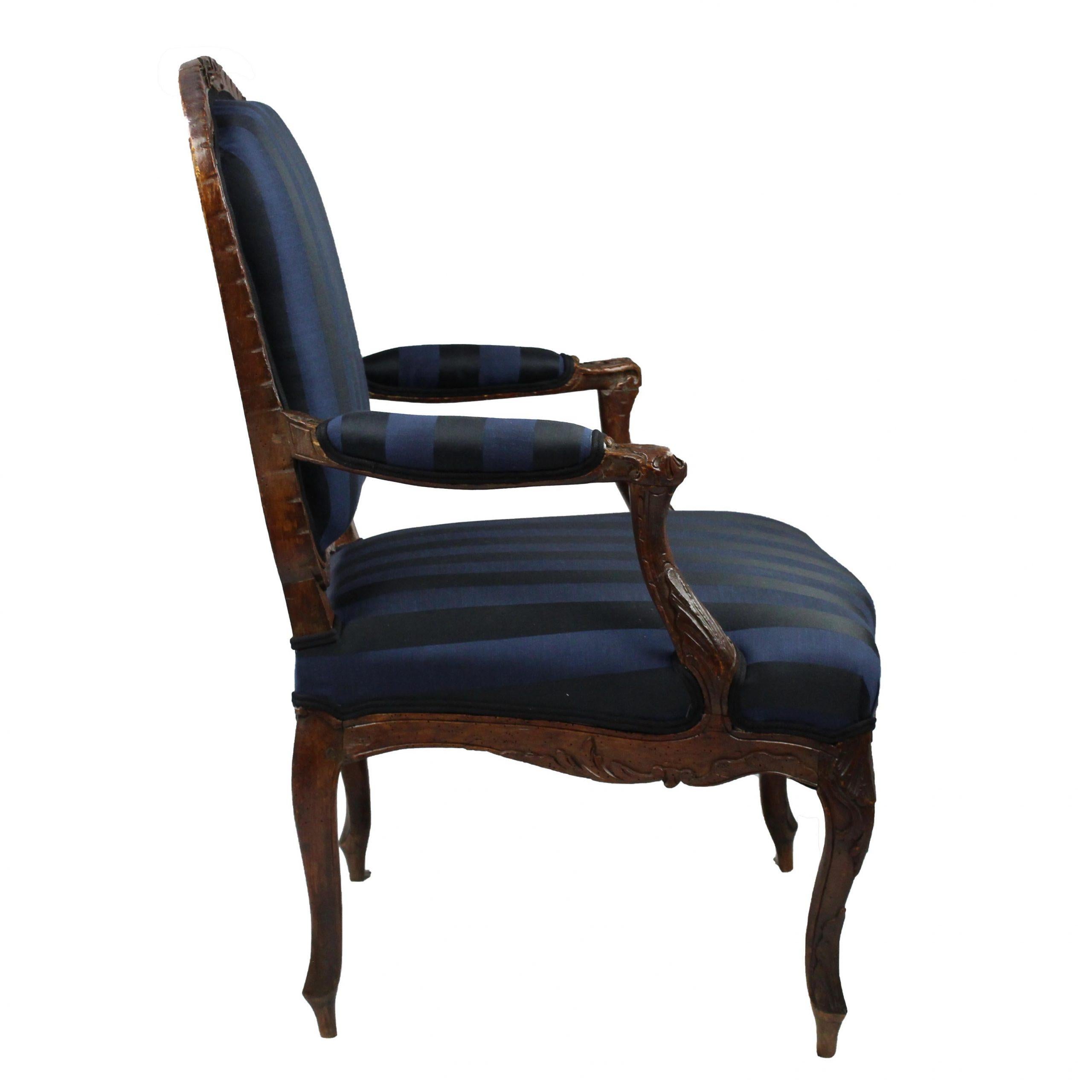 Mid-18th Century 18th Century French Rococo Armchair Fauteuil à la Reine around 1760 For Sale
