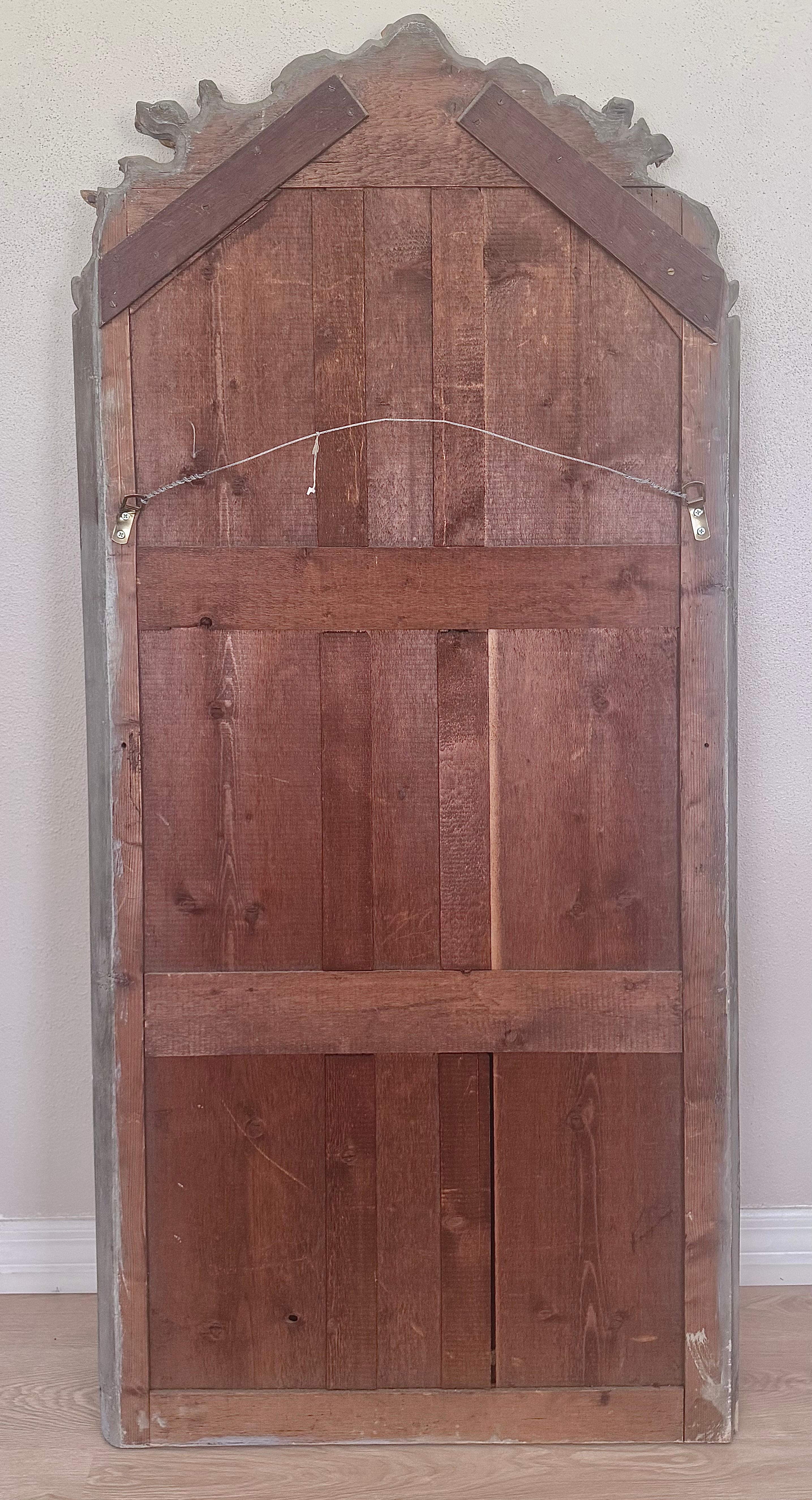 18th Century French Rococo Carved Giltwood Mirror For Sale 6