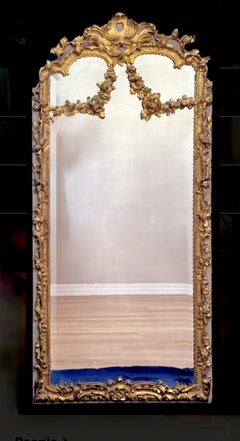 18th Century French Rococo Carved Giltwood Mirror