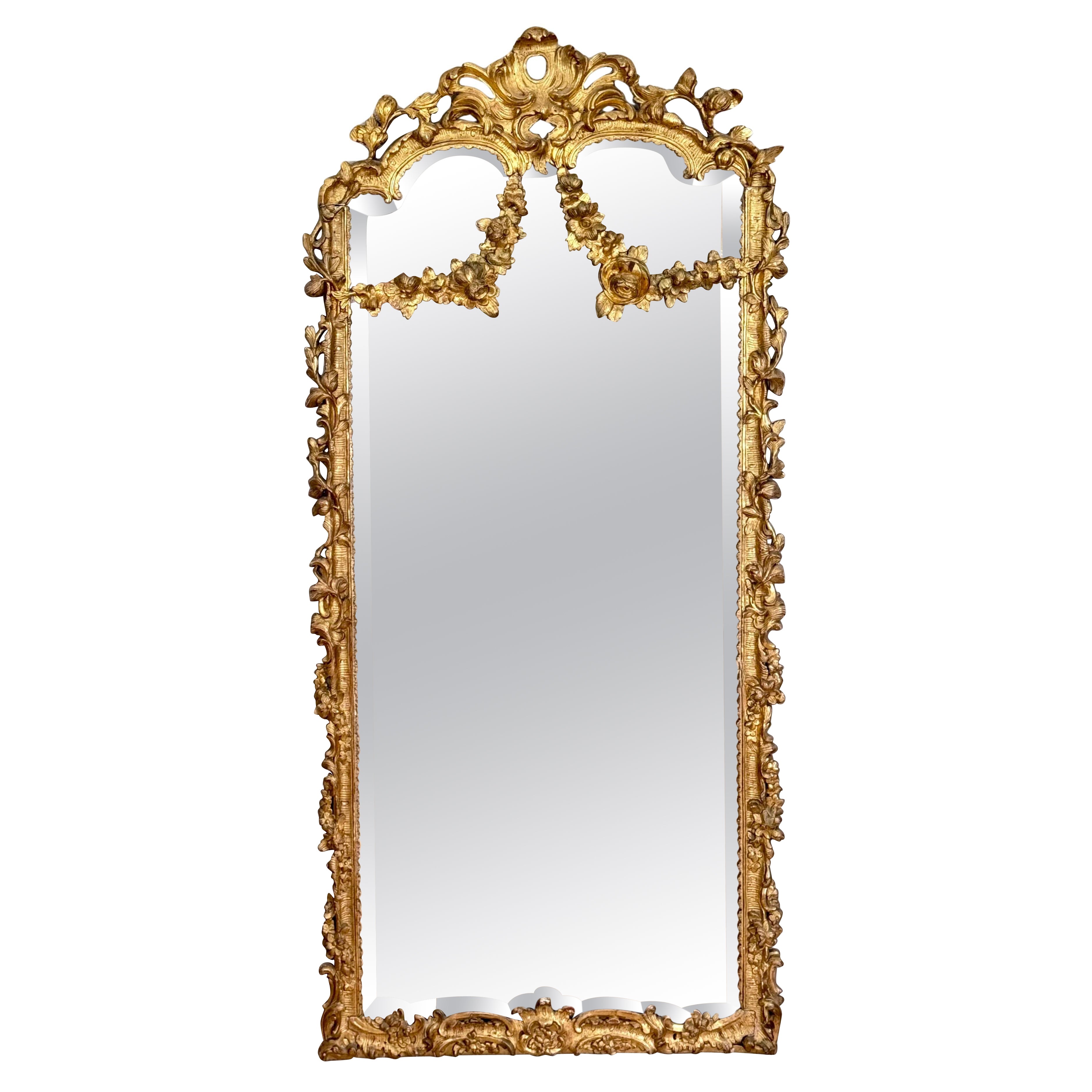 18th Century French Rococo Carved Giltwood Mirror For Sale