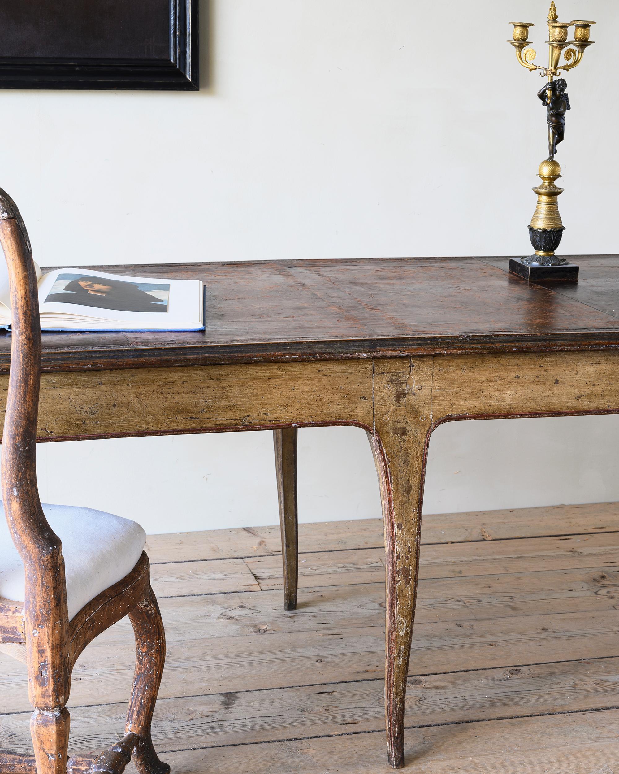 Table de bibliothèque rococo française du XVIIIe siècle en vente 2
