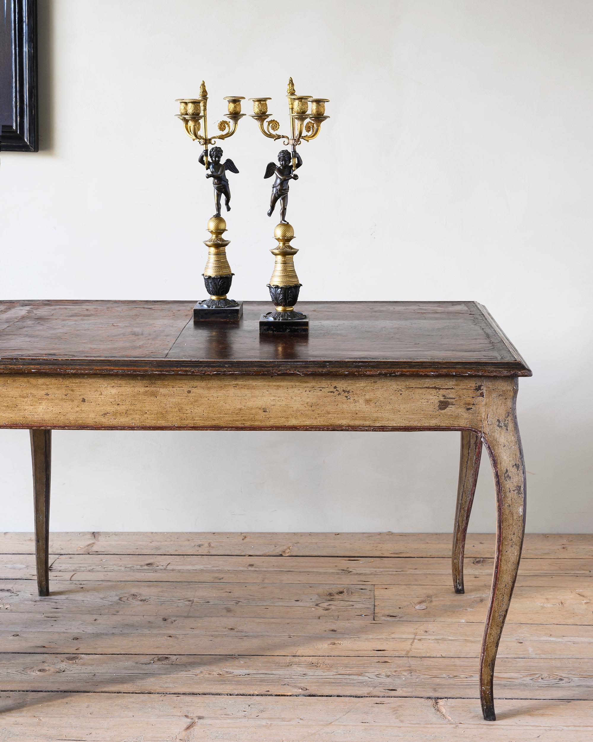 Table de bibliothèque rococo française du XVIIIe siècle en vente 6