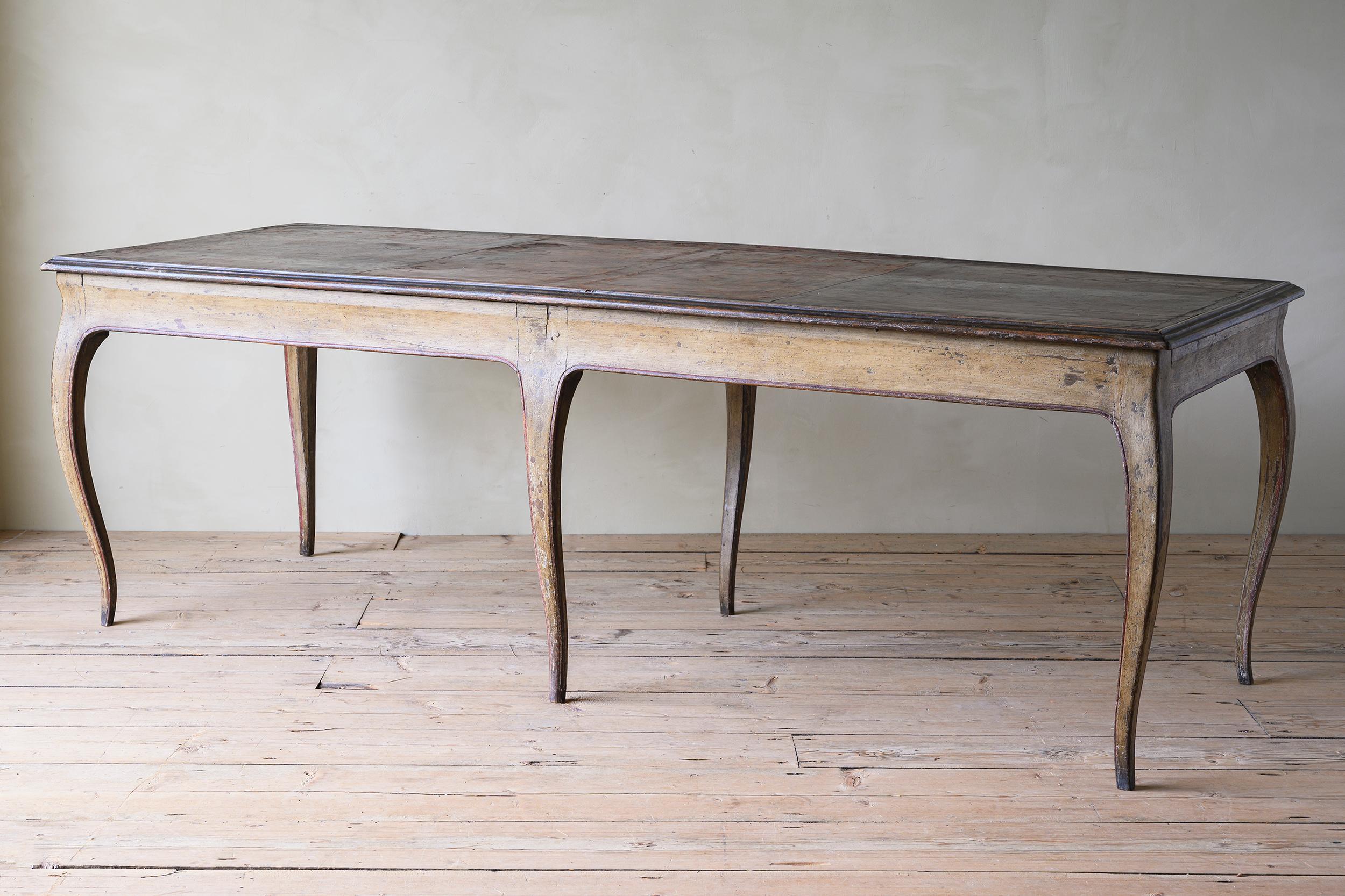 Table de bibliothèque rococo française du XVIIIe siècle en vente 11