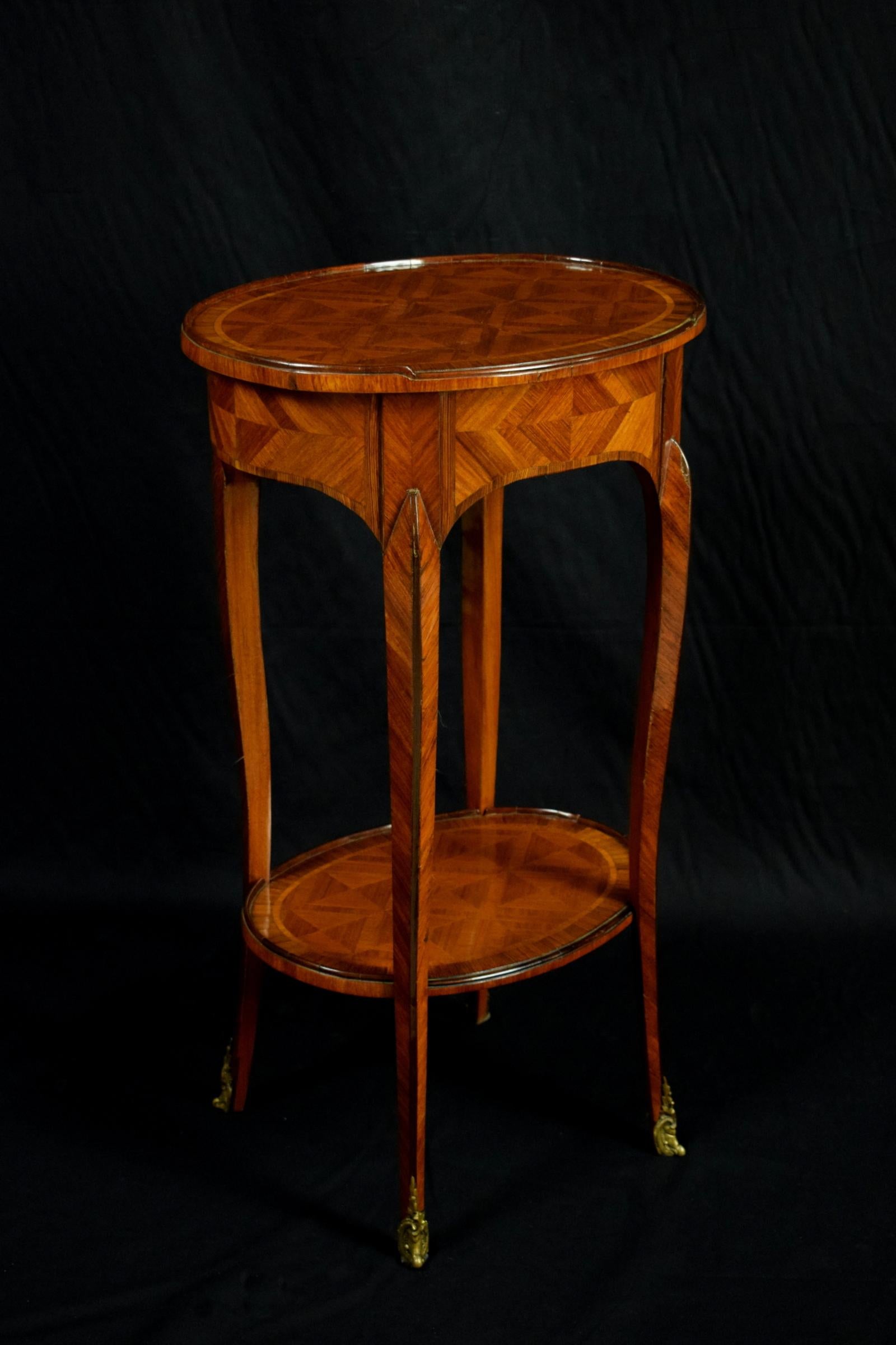Siglo XVIII, Mesa de centro de madera francesa en venta 8