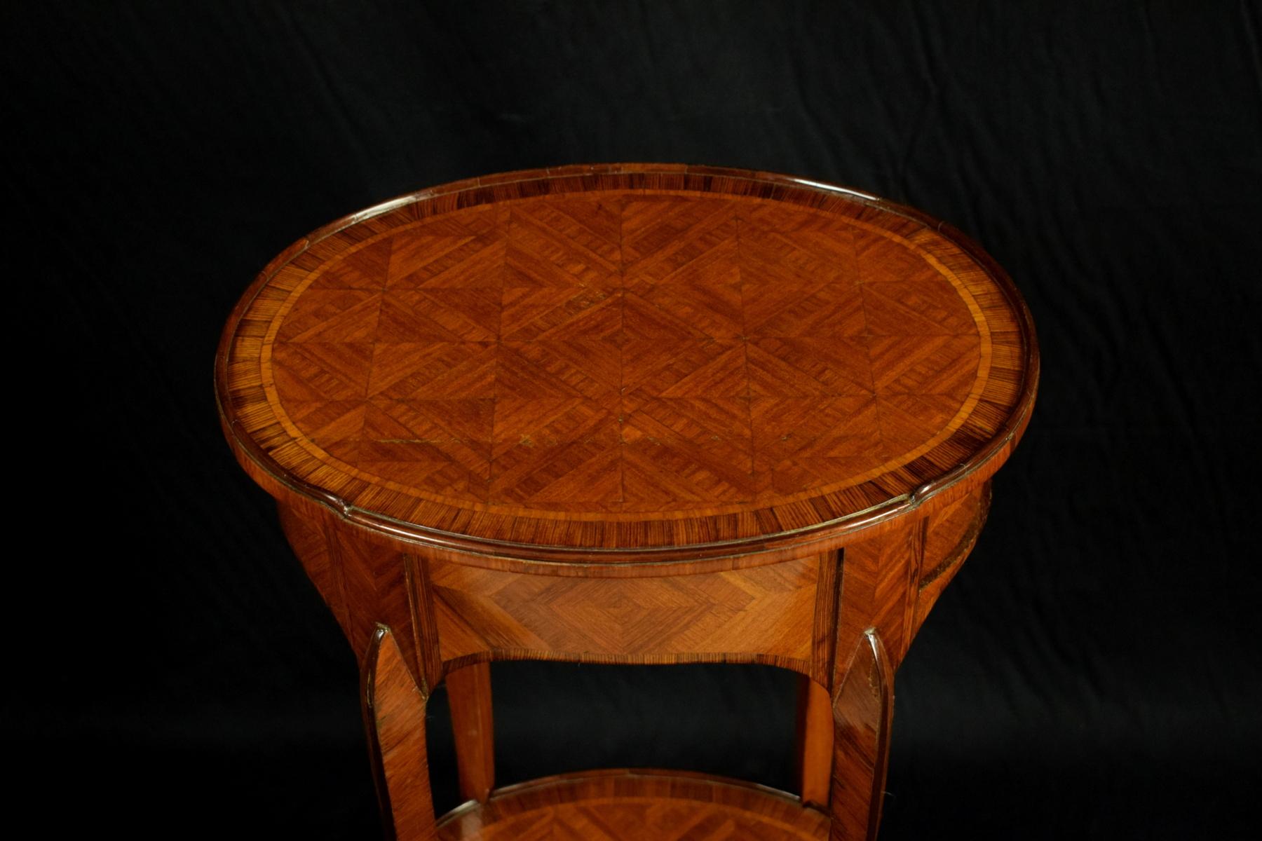 18th Century, French wood Coffee Table For Sale 10