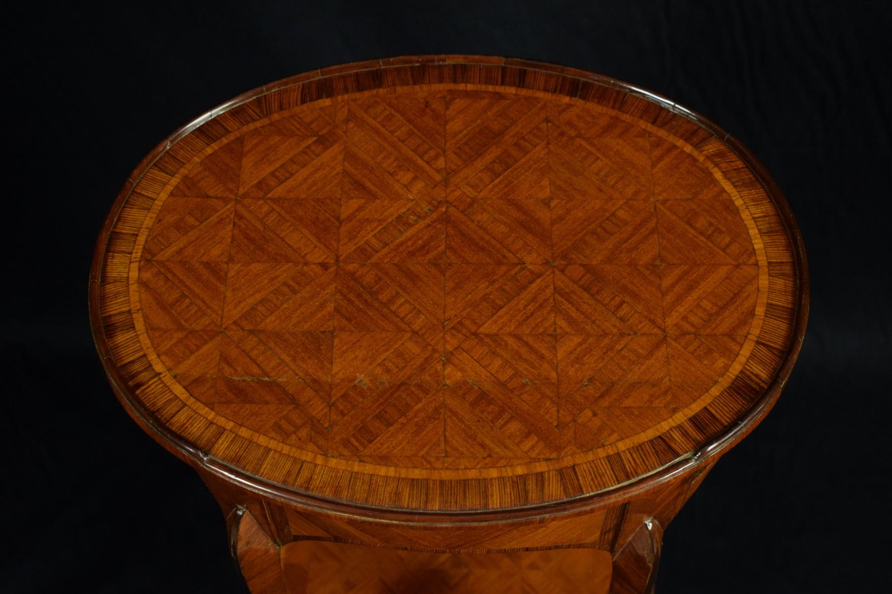 18th Century, French wood Coffee Table For Sale 12
