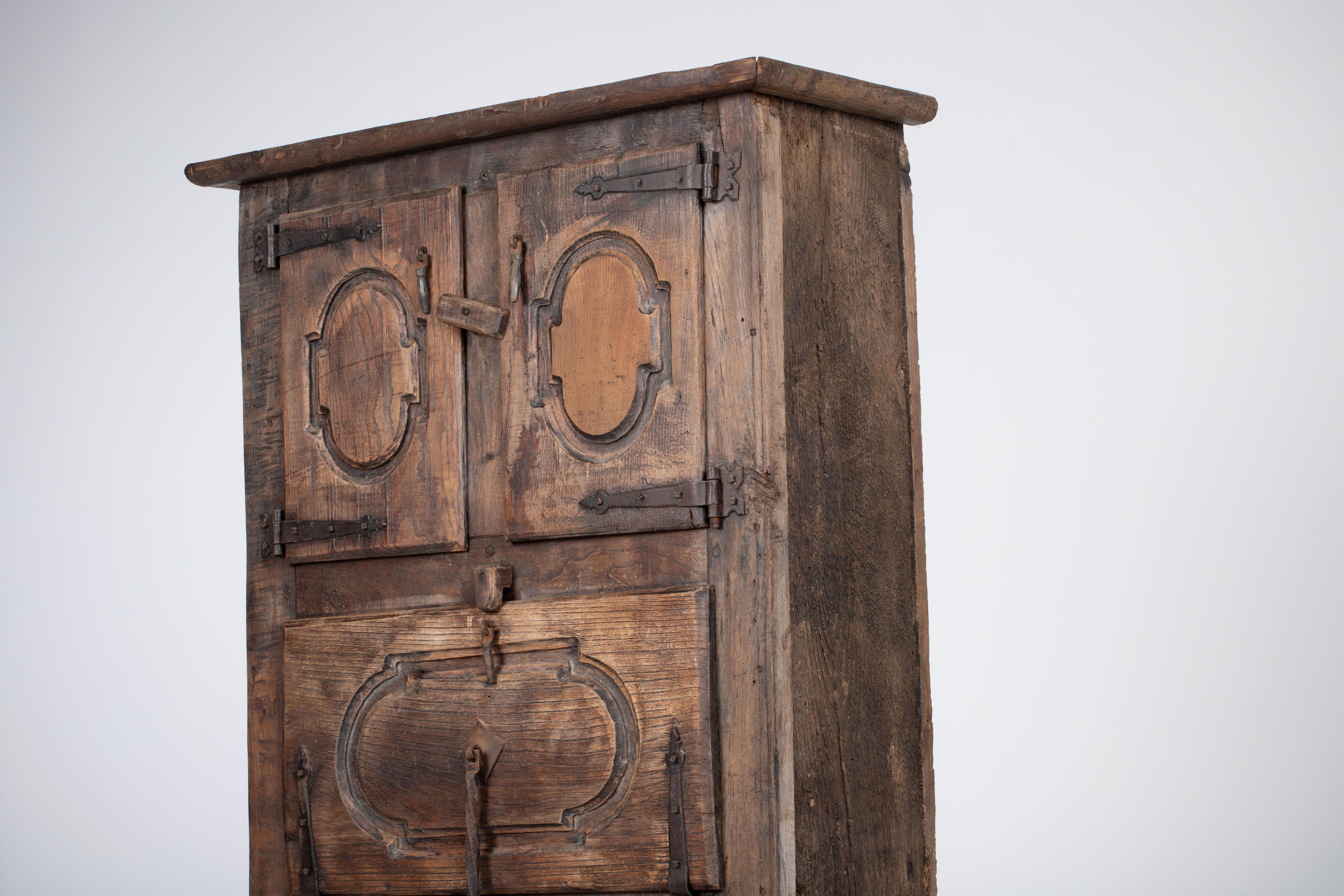 18th Century French Rustic Armoire For Sale 4