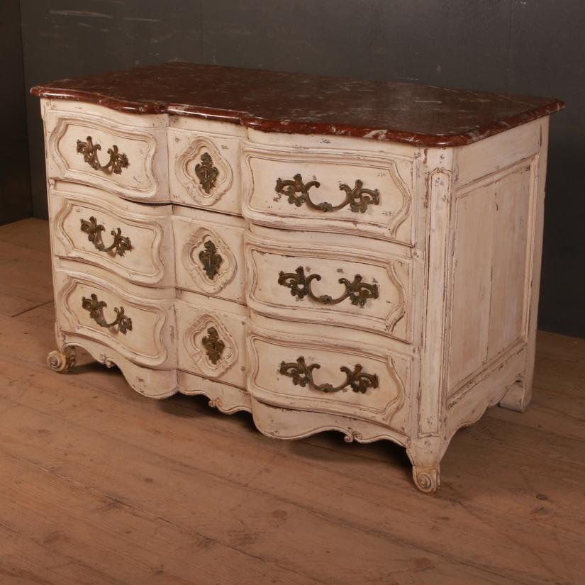Stunning 18th century French fruitwood commode with the original rouge marble, 1780.
   
Dimensions:
51.5 inches (131 cms) wide
25.5 inches (65 cms) deep
33.5 inches (85 cms) high.


   