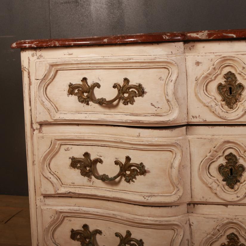 18th Century French Serpentine Commode/ Chest of Drawers In Good Condition In Leamington Spa, Warwickshire