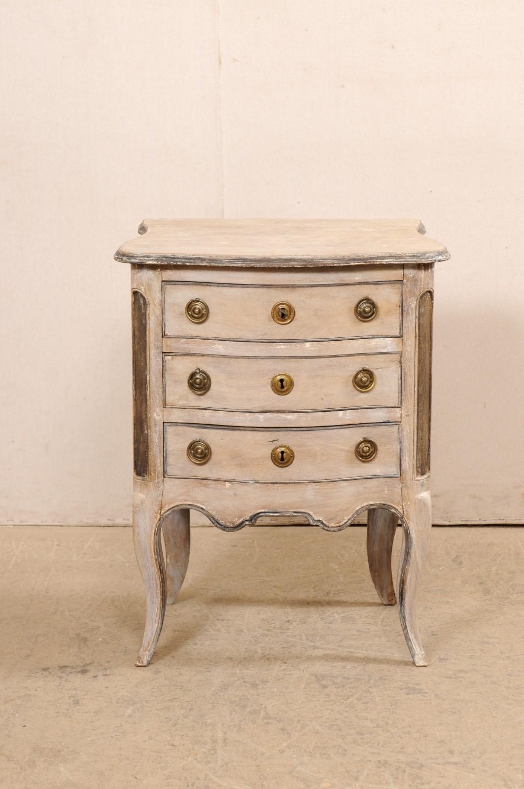18th Century French Serpentine Raised Side Chest of Three Drawers 7