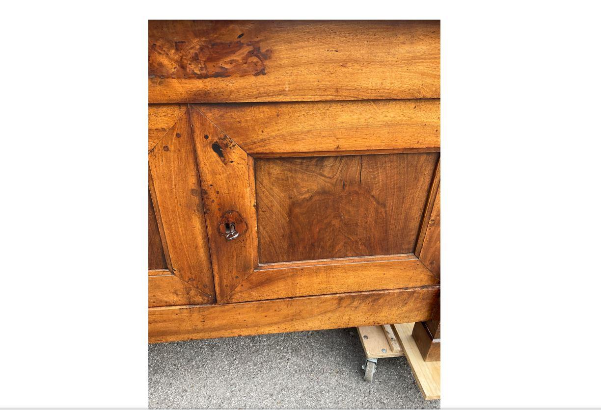 18th Century French Server In Good Condition For Sale In Nashville, TN