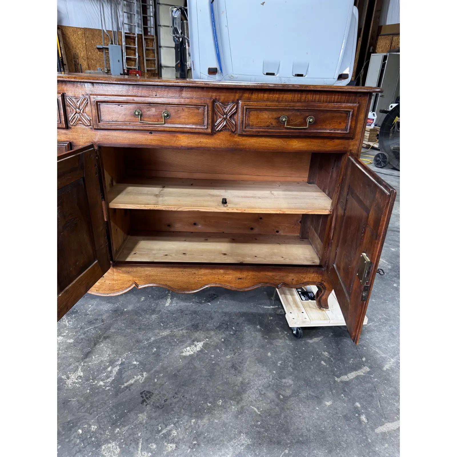 Servidor francés del siglo XVIII Madera en venta