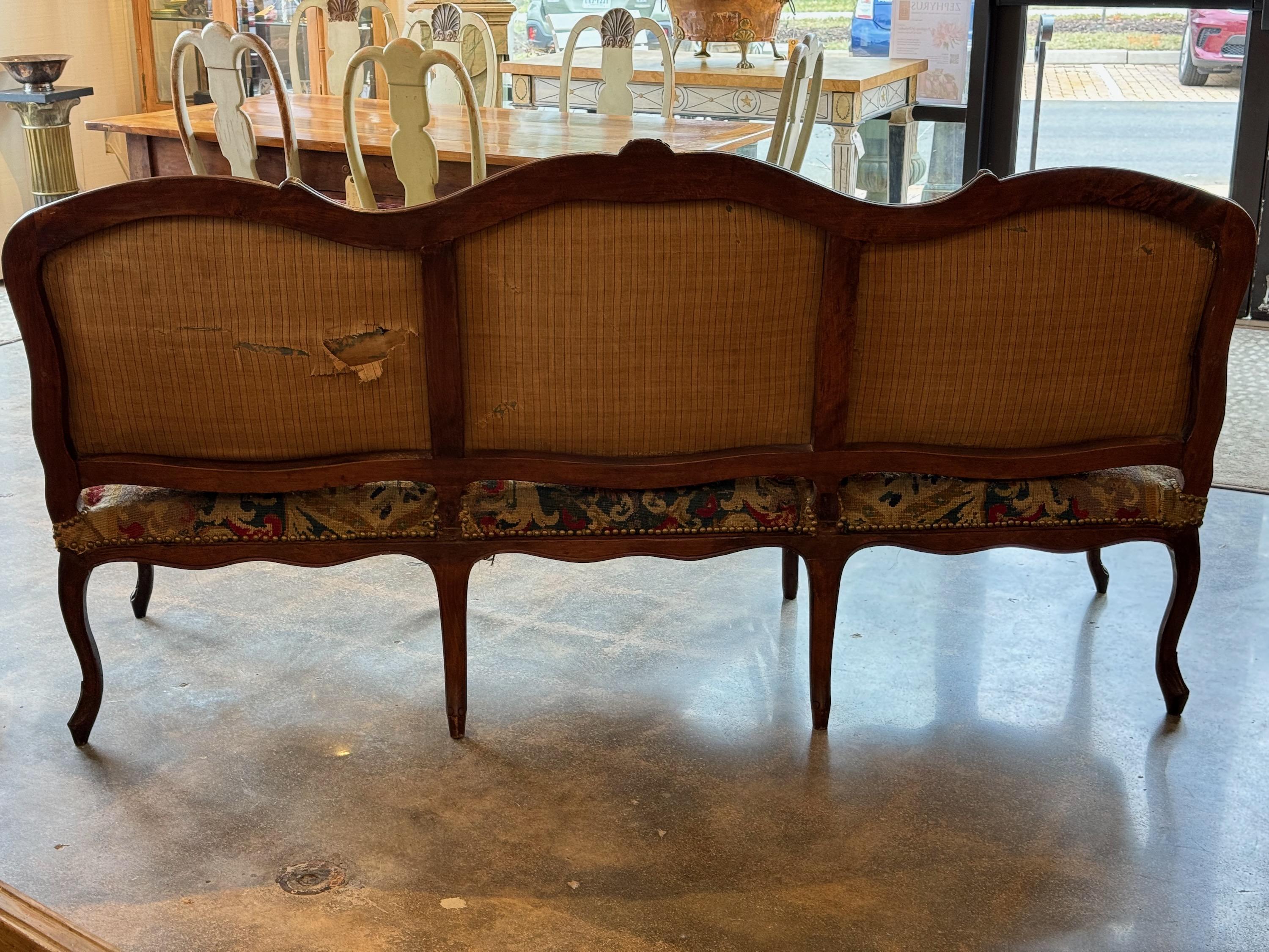 18th Century French Settee With Needlepoint Fabric For Sale 8