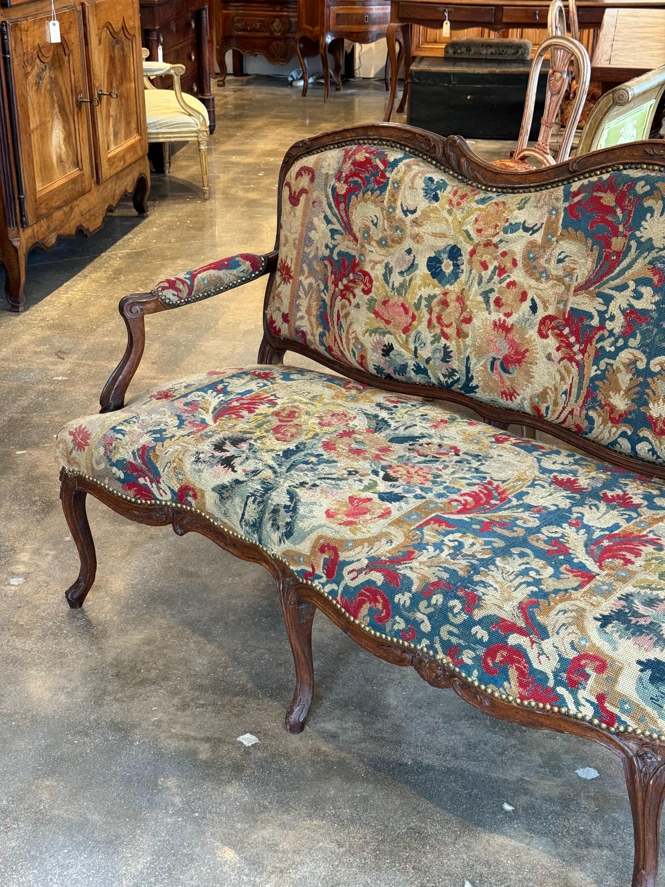18th Century French Settee With Needlepoint Fabric For Sale 3
