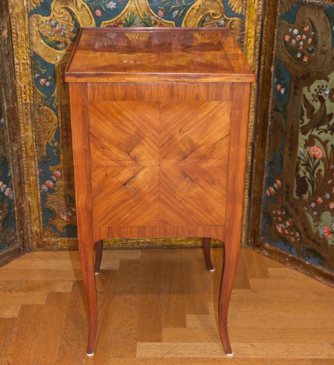 18th Century French Small Louis XV Marquetry Side Table or Table Chiffonnière For Sale 5