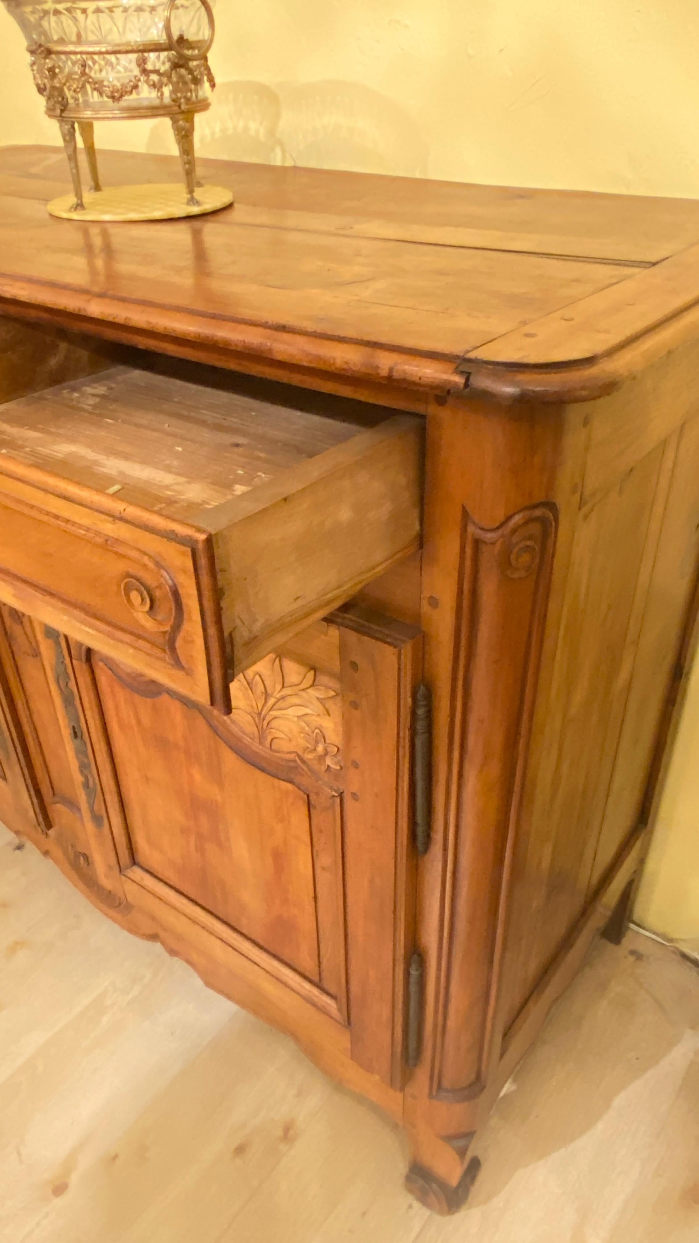 18th Century French Solid Cherry Wood Buffett In Good Condition For Sale In San Francisco, CA
