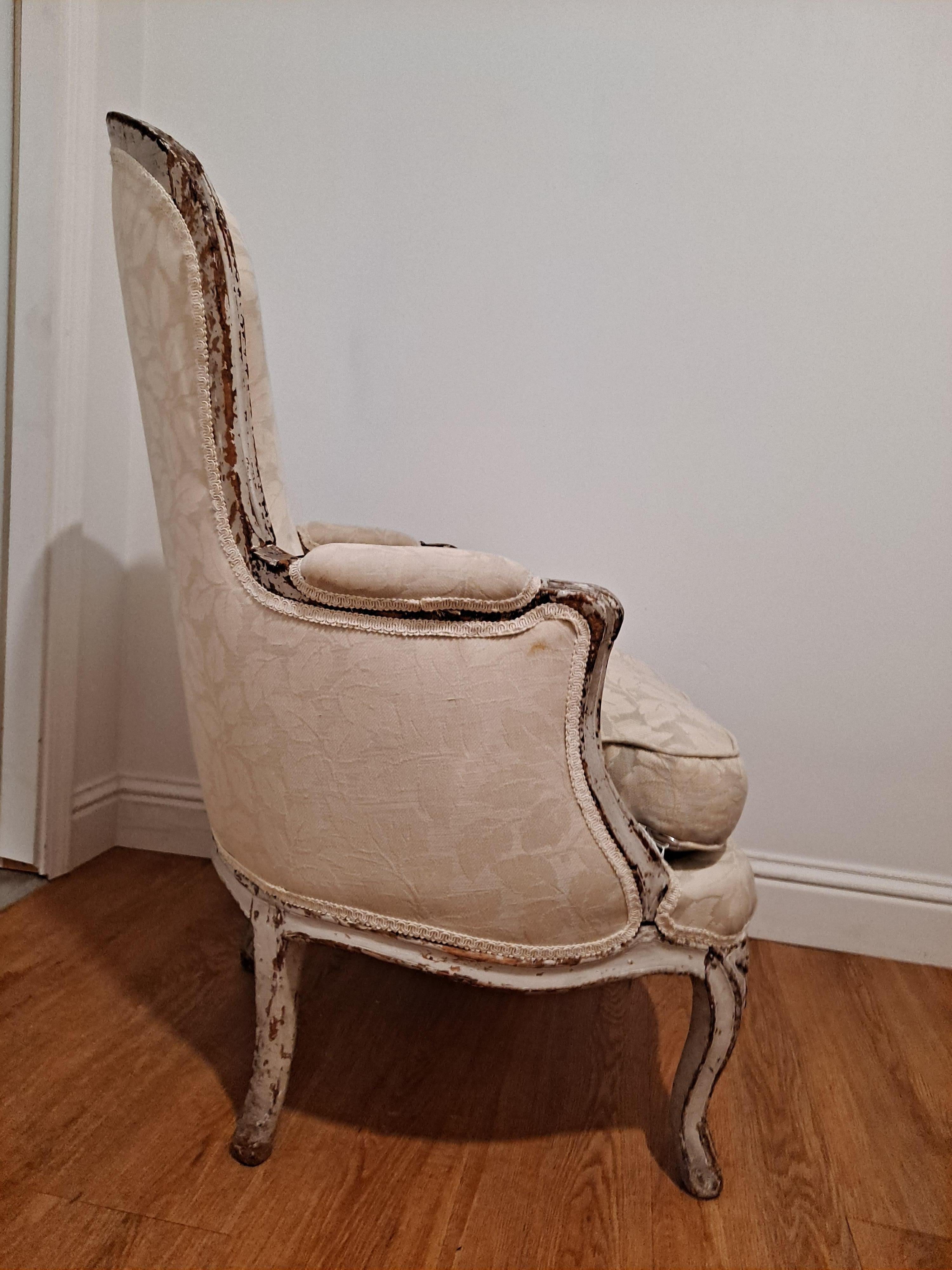 18th Century French Spoon Back Bergere Arm Chair For Sale 1