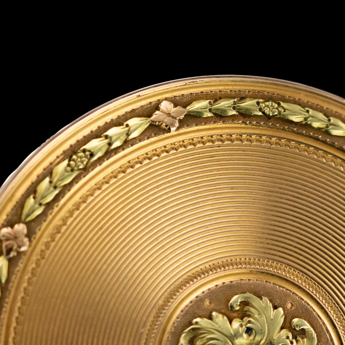 18th Century French Three-Color 18-Karat Gold Snuff Box, circa 1777 1