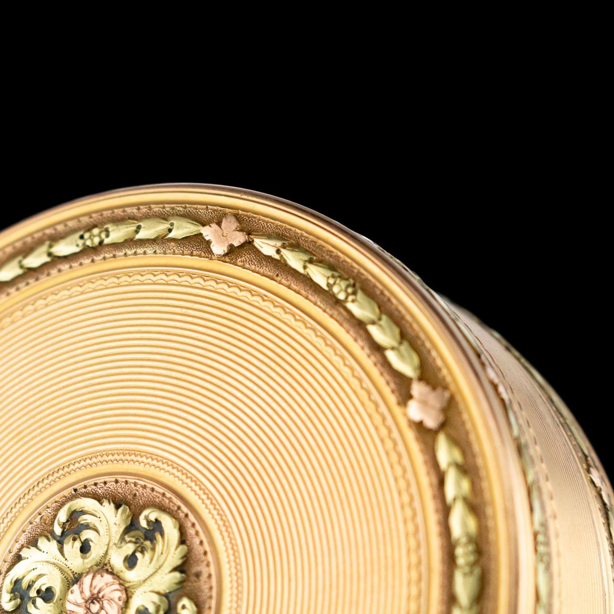 18th Century French Three-Color 18-Karat Gold Snuff Box, circa 1777 4
