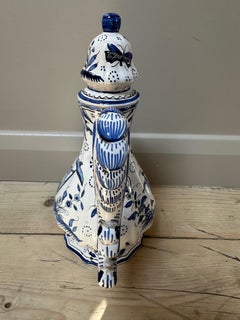 18th-century French tin-glazed pottery wine ewer, Chinoiserie scene, 1780