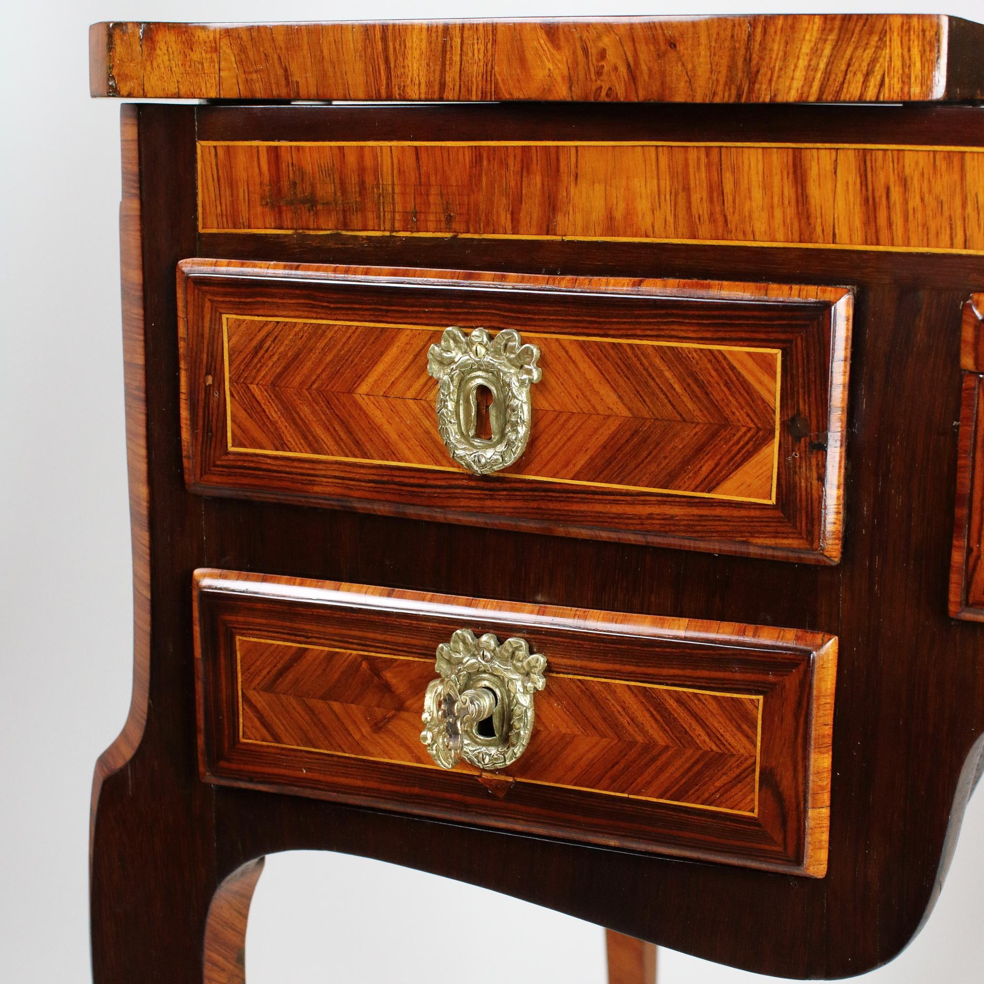 18th Century French Transition Louis XVI Marquetry Vanity or Coiffeuse 10