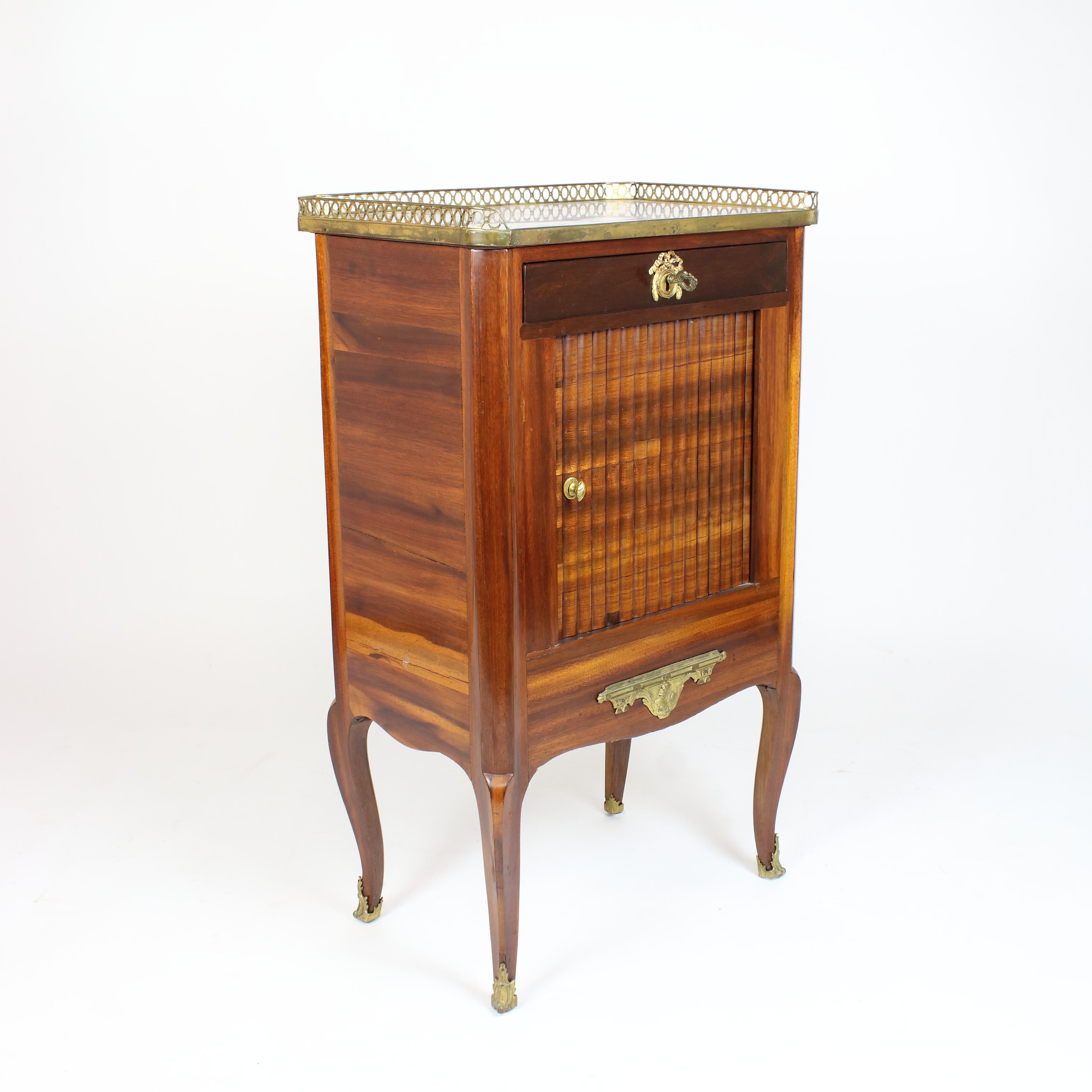 18th Century French Transition Louis XVI Small Writing Cabinet Meuble Ecritoire In Good Condition For Sale In Berlin, DE