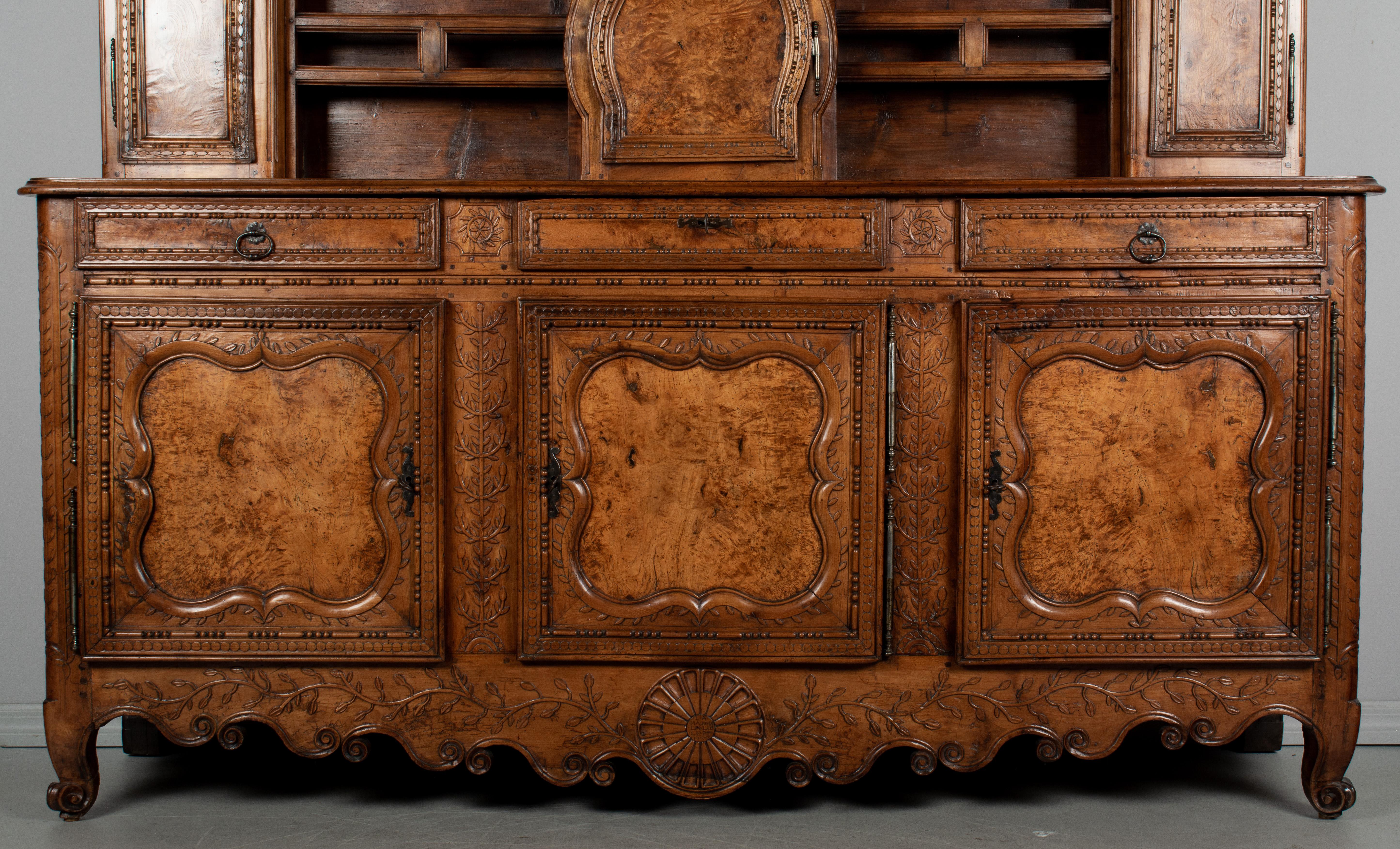 18th Century French Vaisselier or Sideboard with Clock In Good Condition In Winter Park, FL