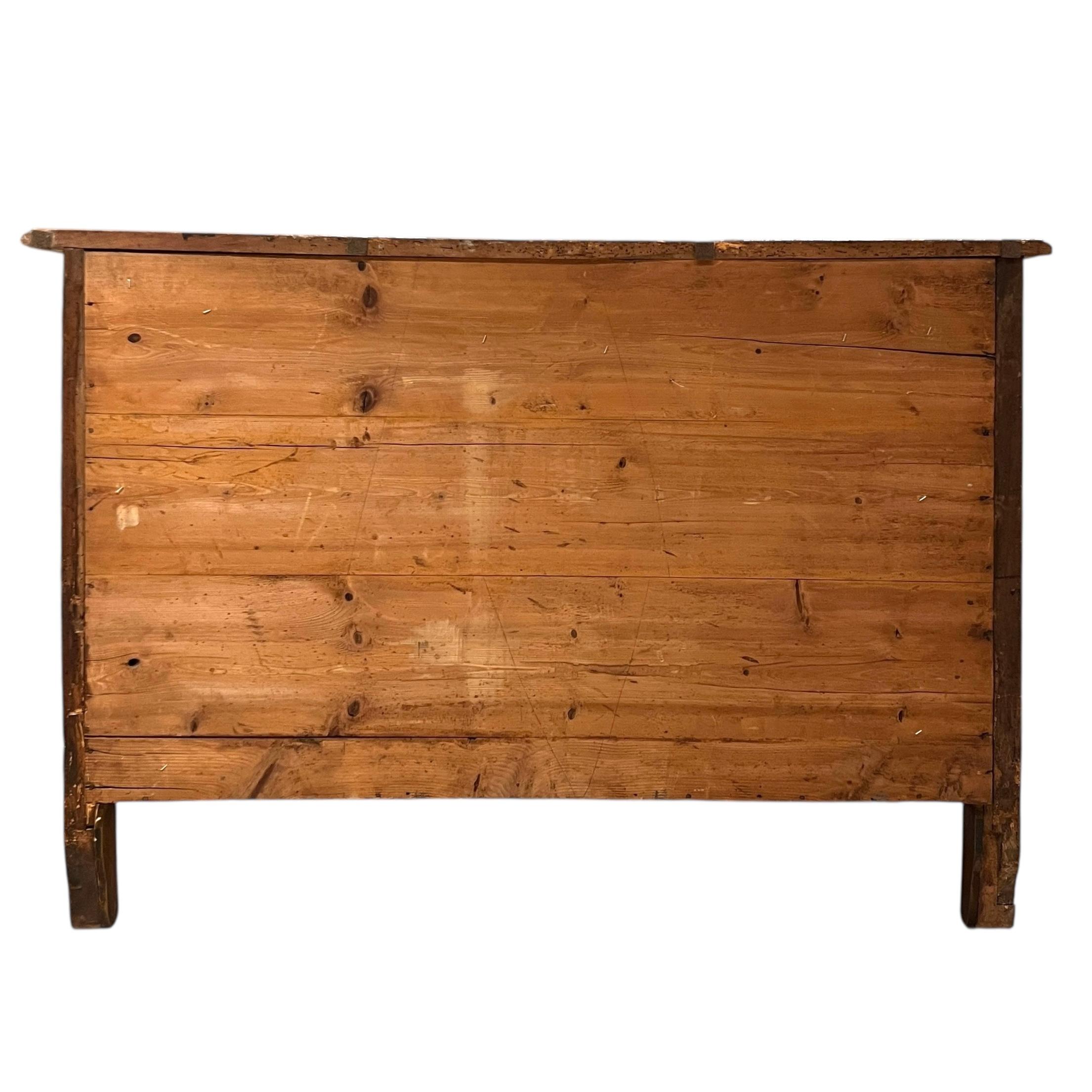 18th Century French Walnut Antique Chest from Bordeaux In Fair Condition For Sale In New Orleans, LA