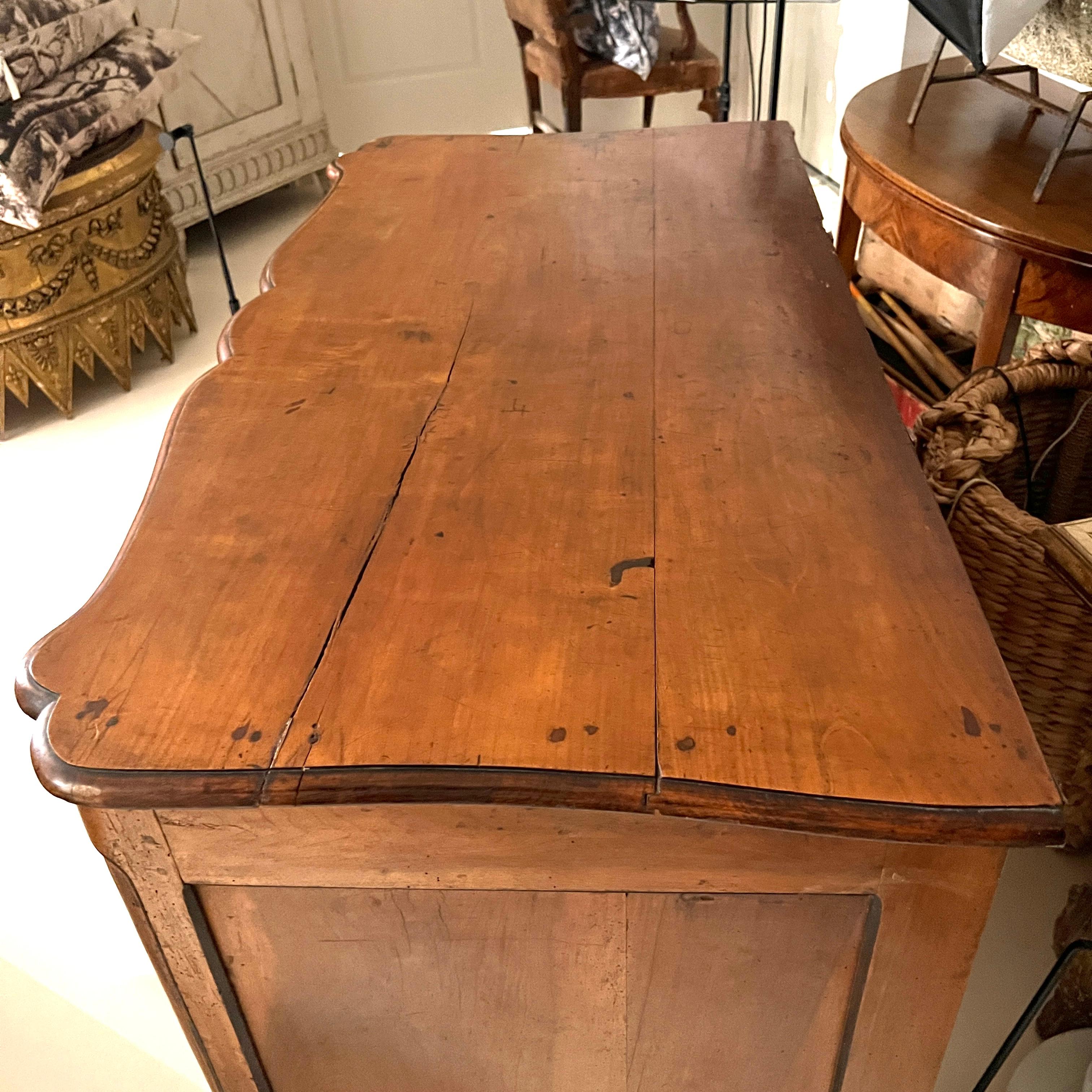 18th Century French Walnut Antique Chest from Bordeaux For Sale 1