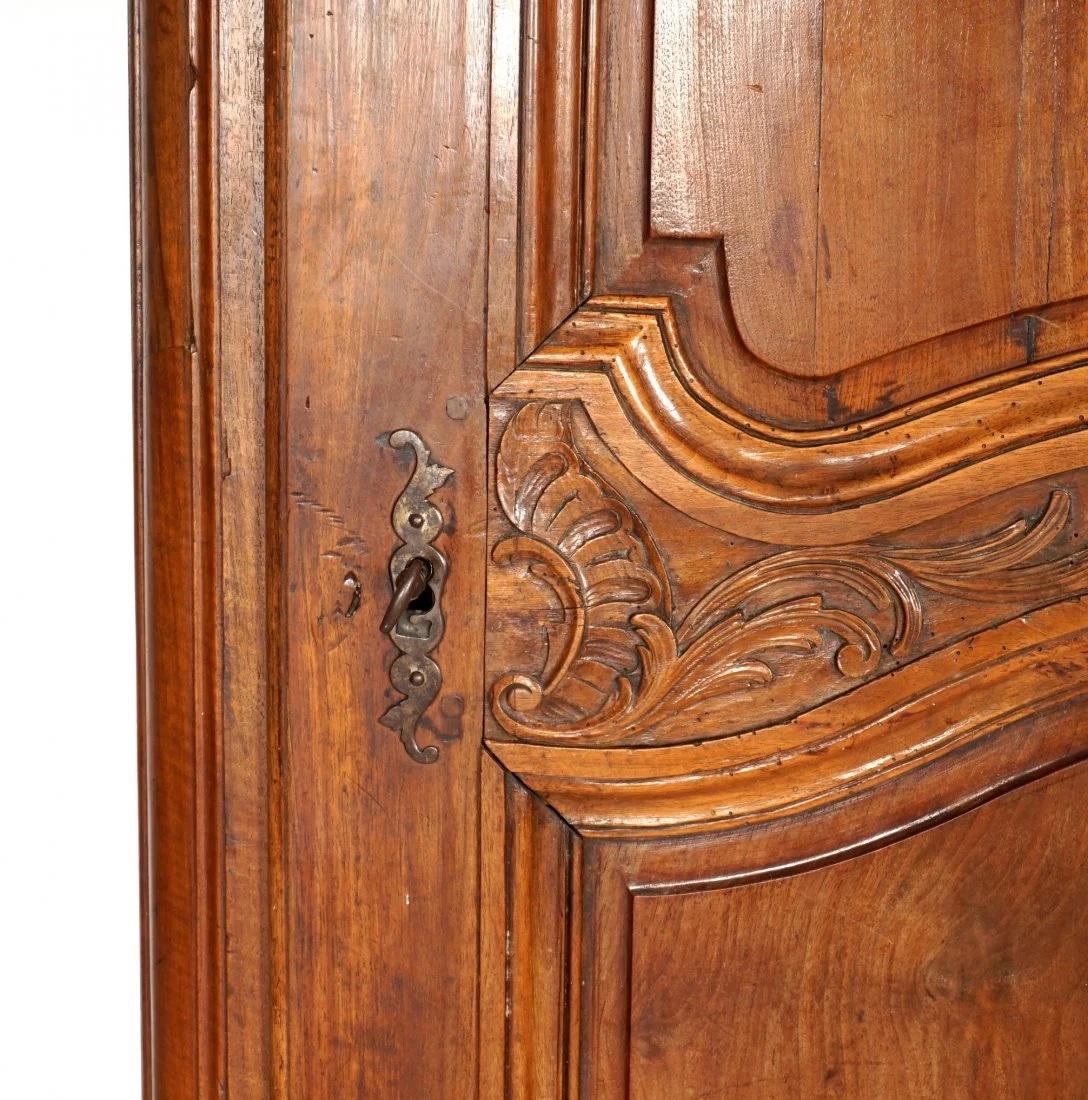 18th Century French Walnut Armoire or Bonnetiere In Good Condition For Sale In Essex, MA