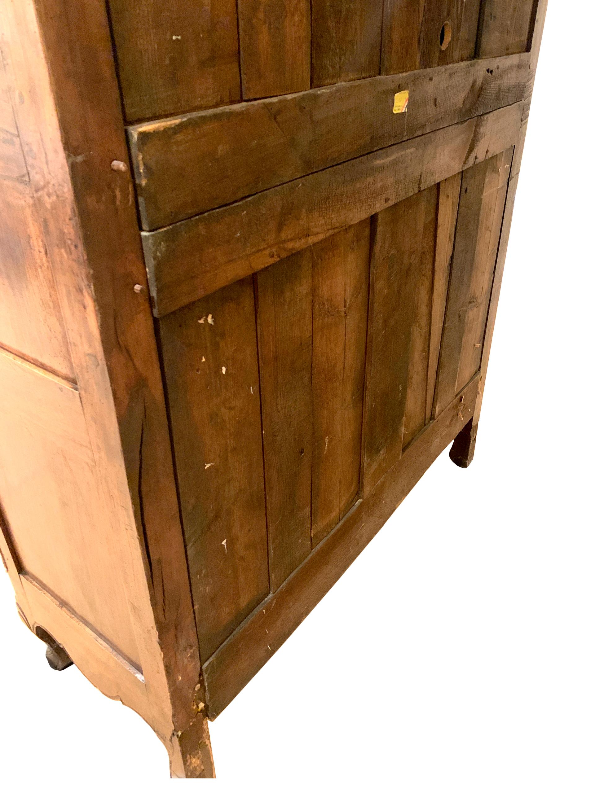 18th Century French Walnut Armoire with Burl Paneling In Good Condition For Sale In Wichita, KS