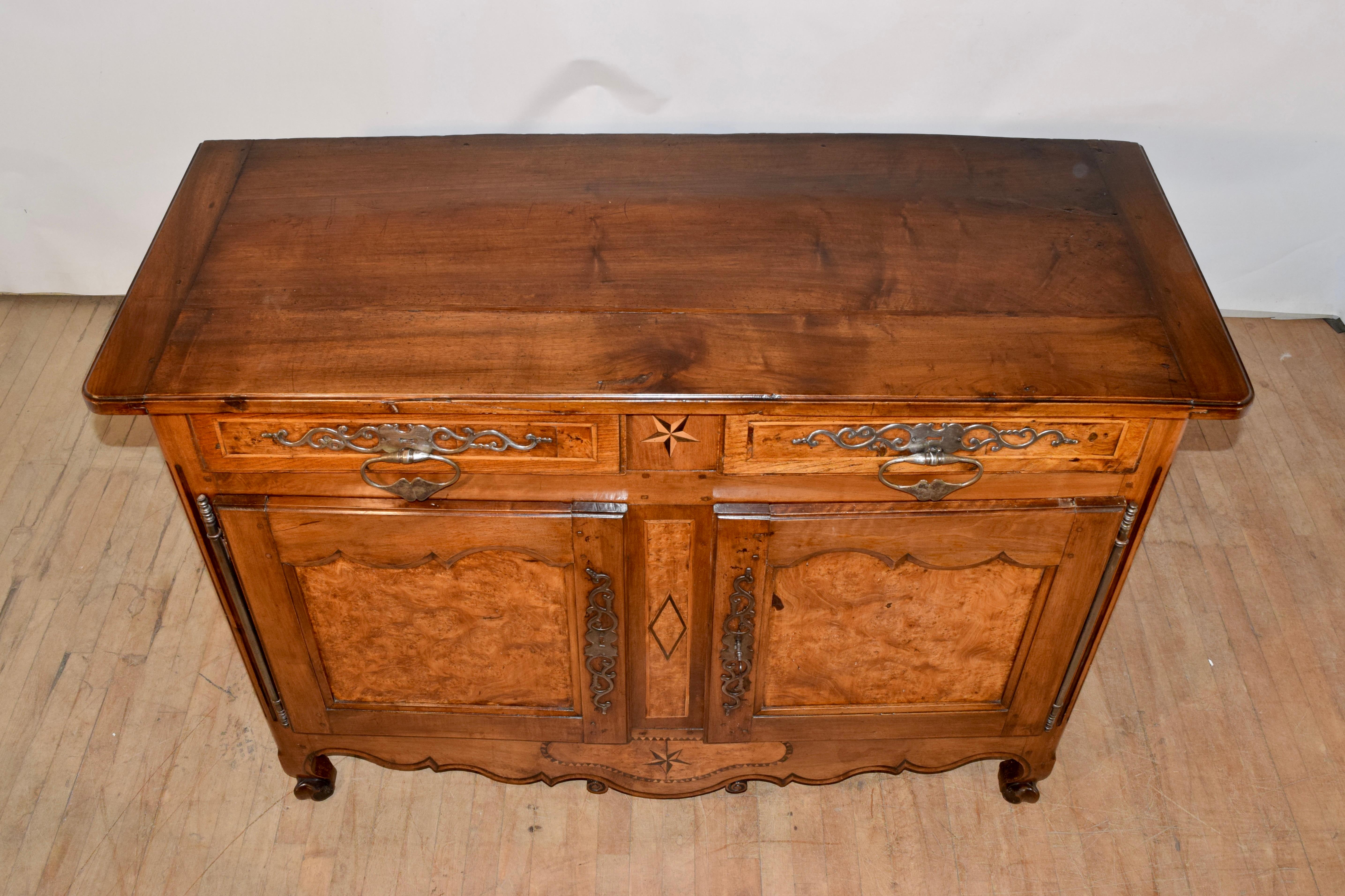 18th Century French Walnut Buffet For Sale 5