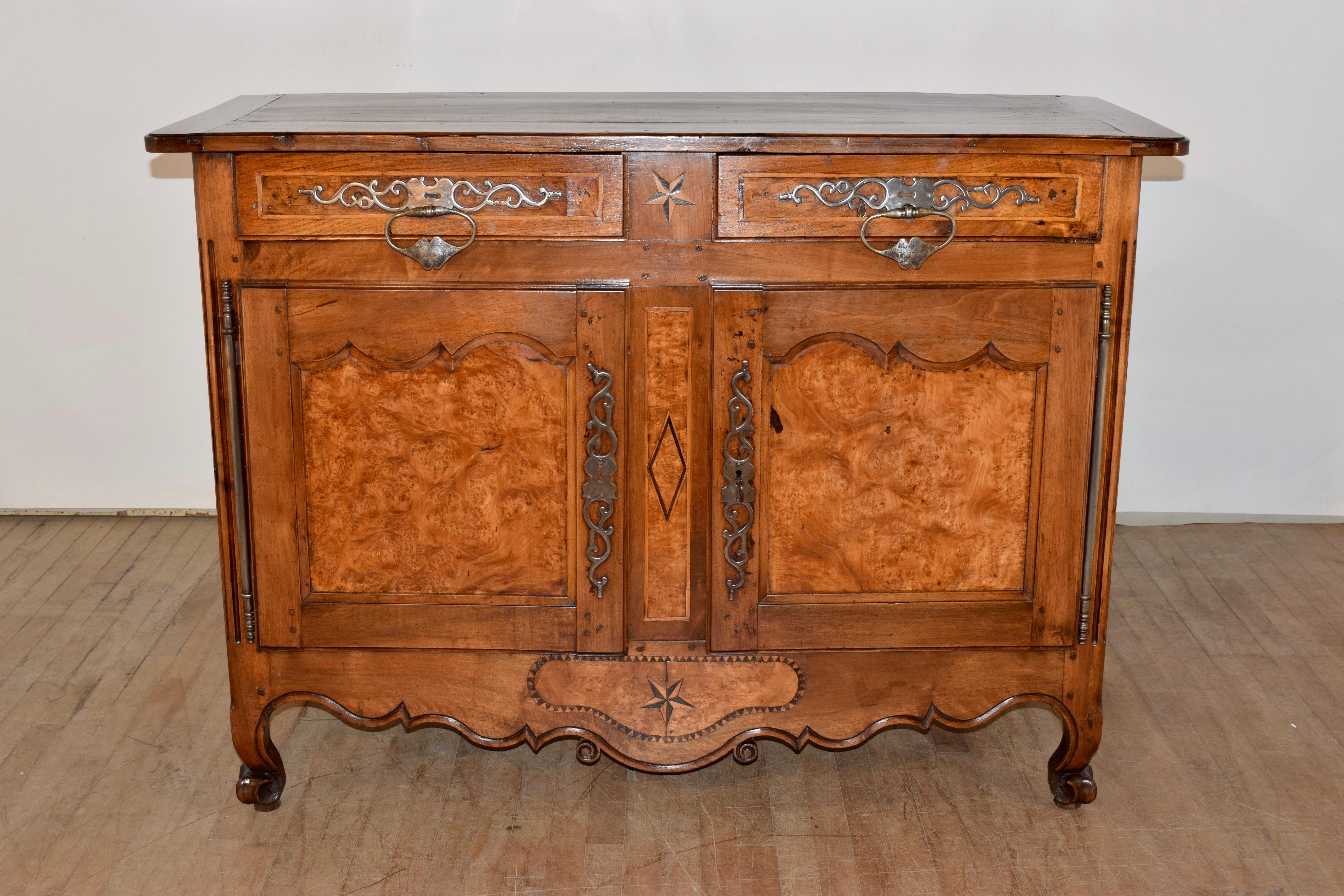 18th Century French Walnut Buffet For Sale 6